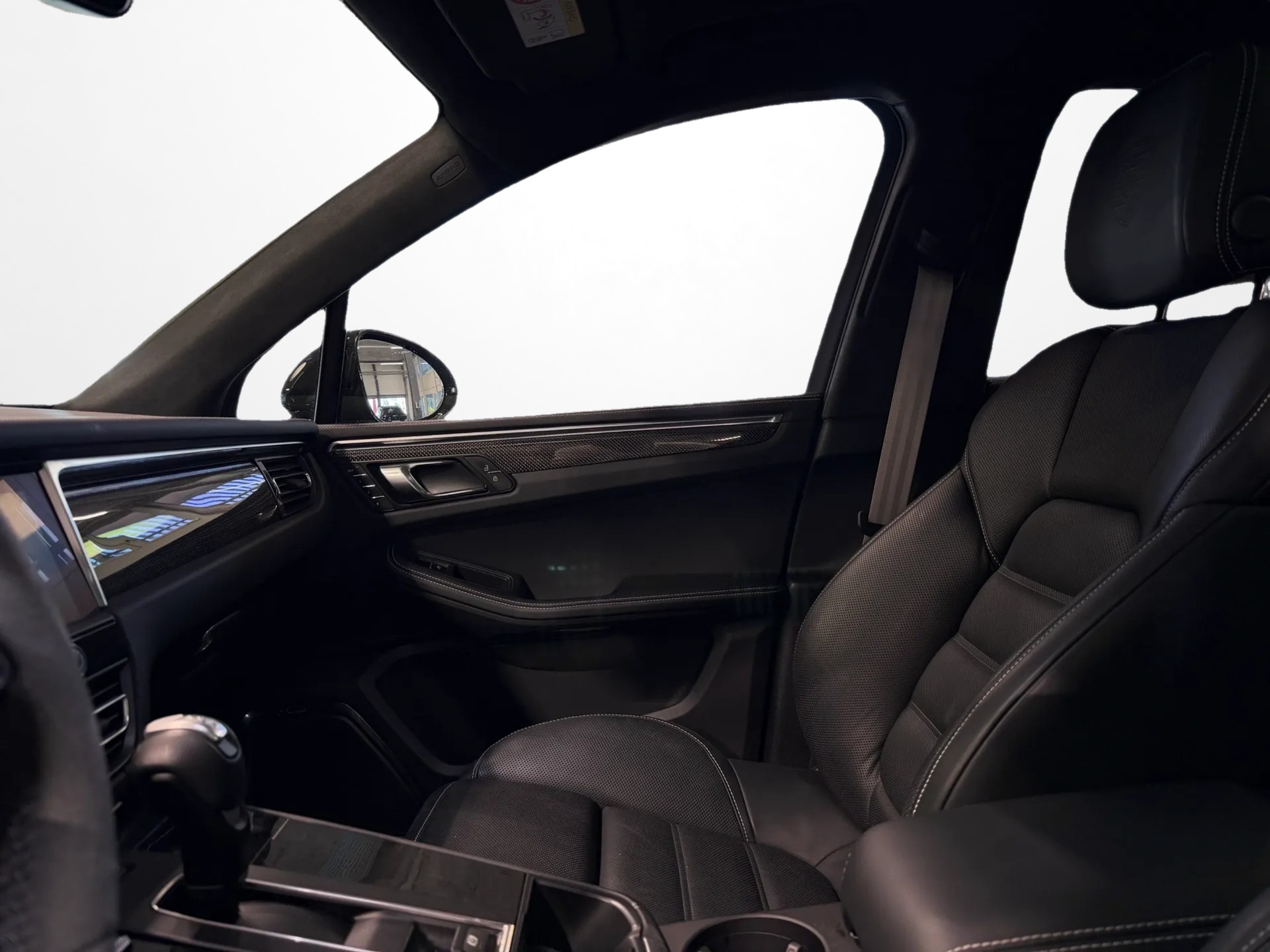 PORSCHE Macan GTS PDK-image-5