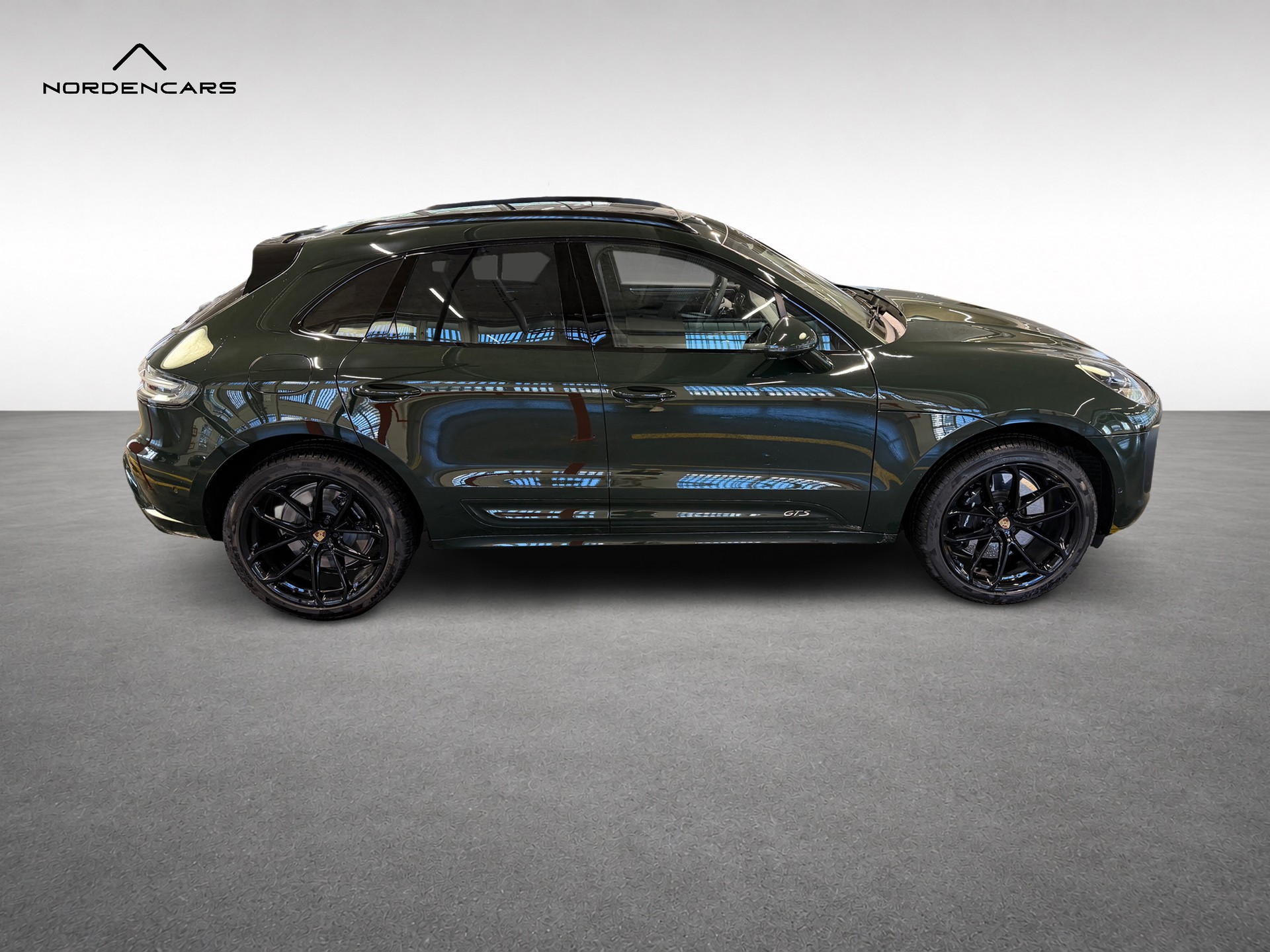 PORSCHE Macan GTS PDK-showroom-element-1