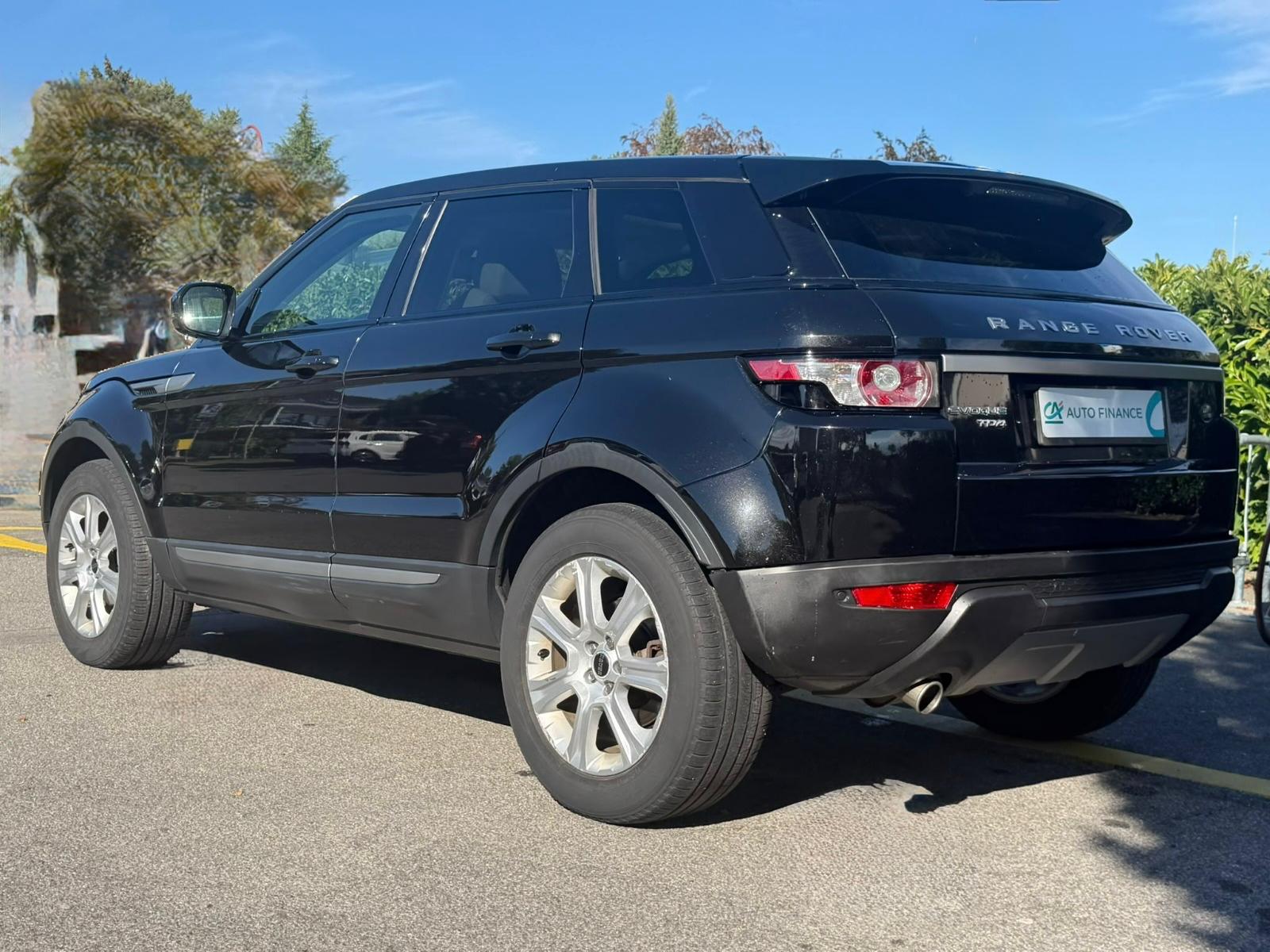 LAND ROVER Range Rover Evoque 2.2 TD4 Dynamic AT6-showroom-element-3