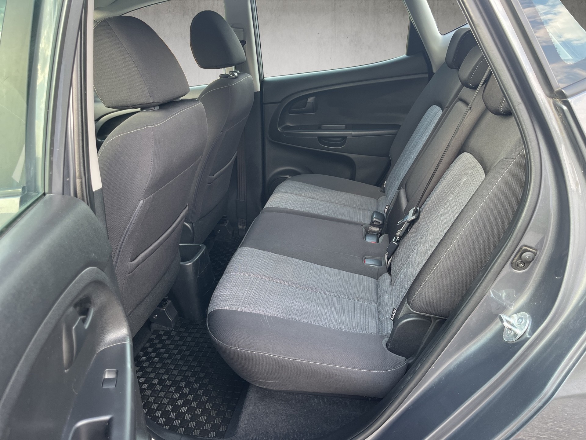KIA Venga 1.6 CVVT Style Automatic-image-12