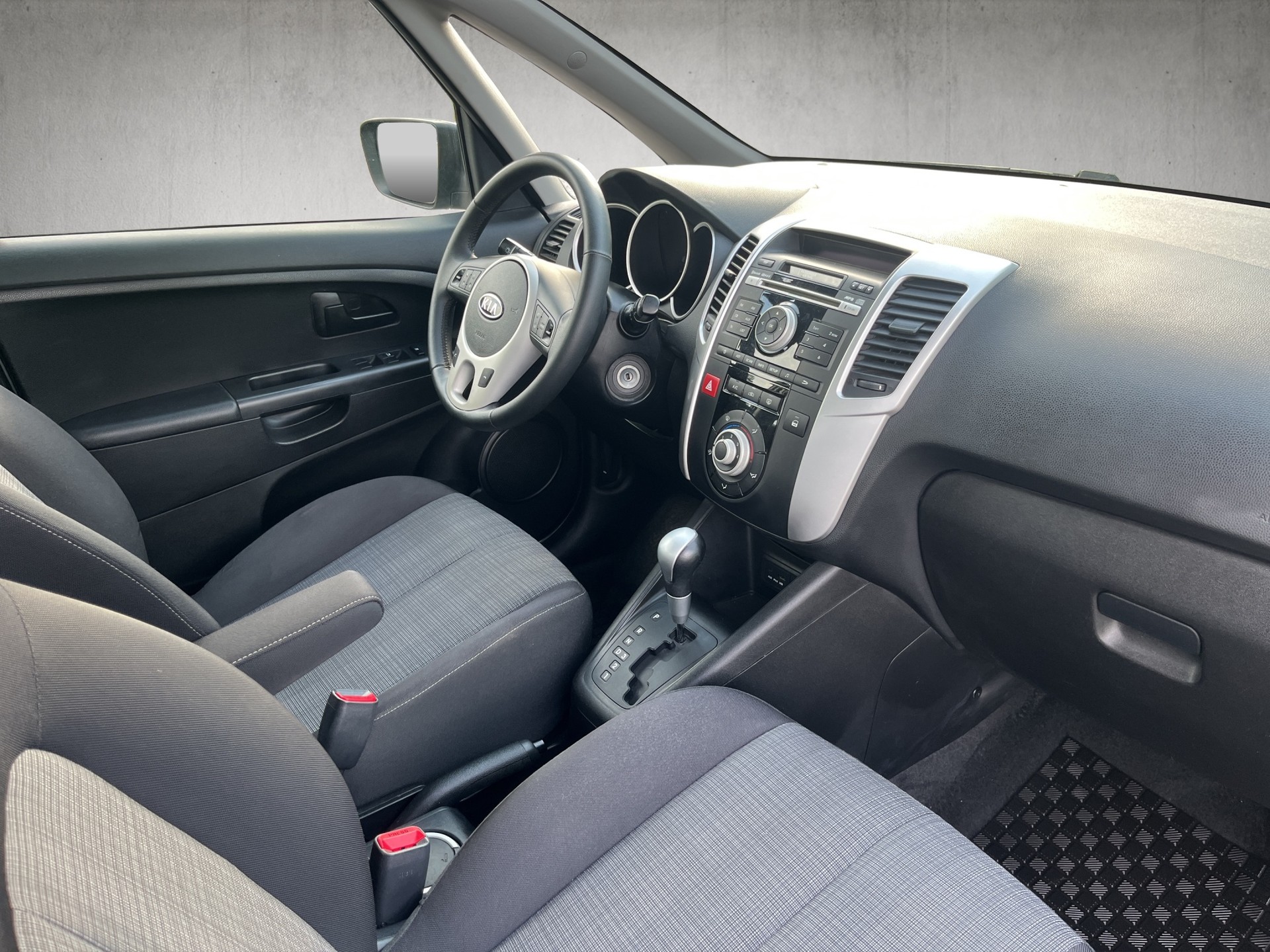 KIA Venga 1.6 CVVT Style Automatic-image-11