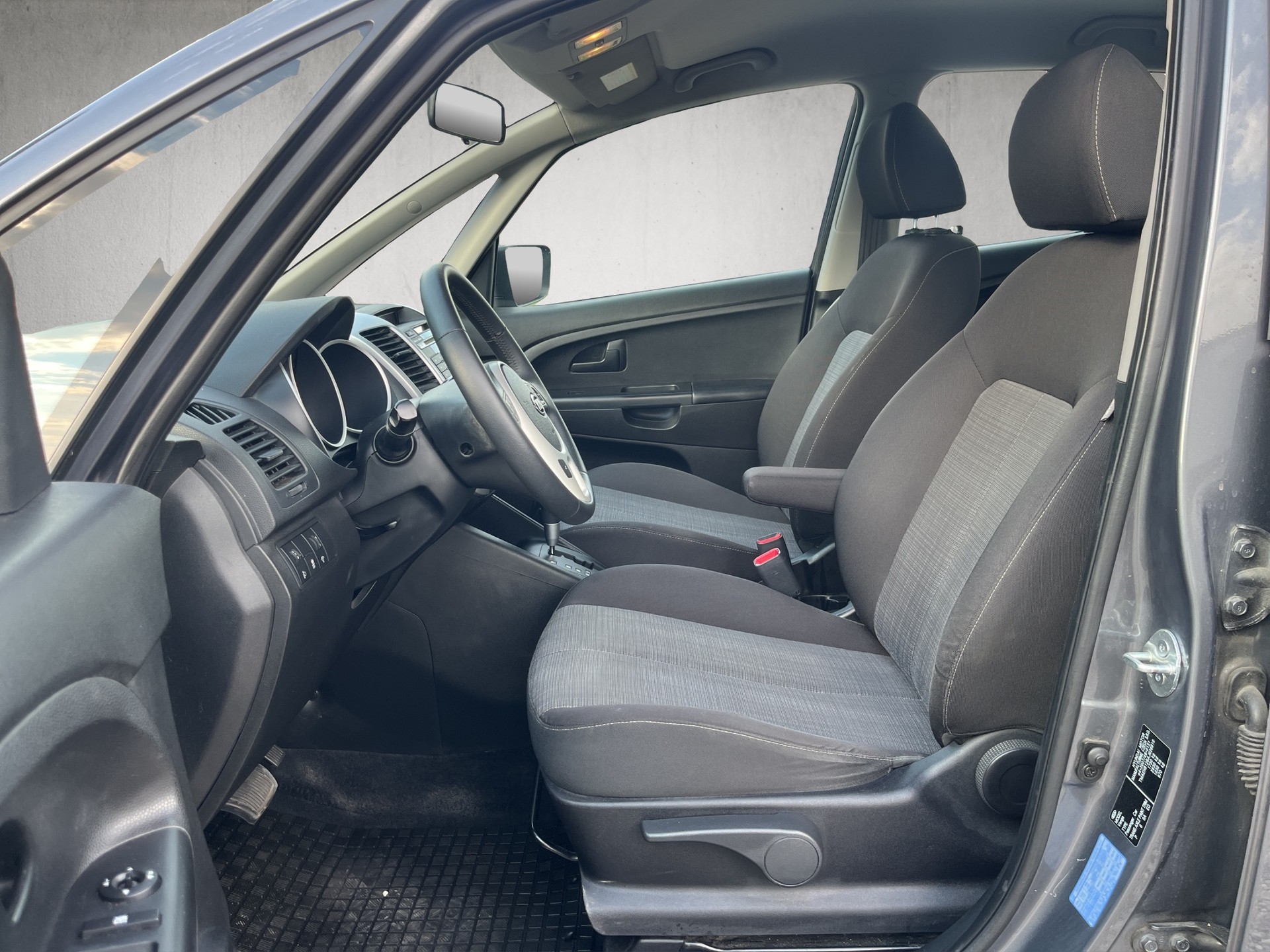 KIA Venga 1.6 CVVT Style Automatic-image-9