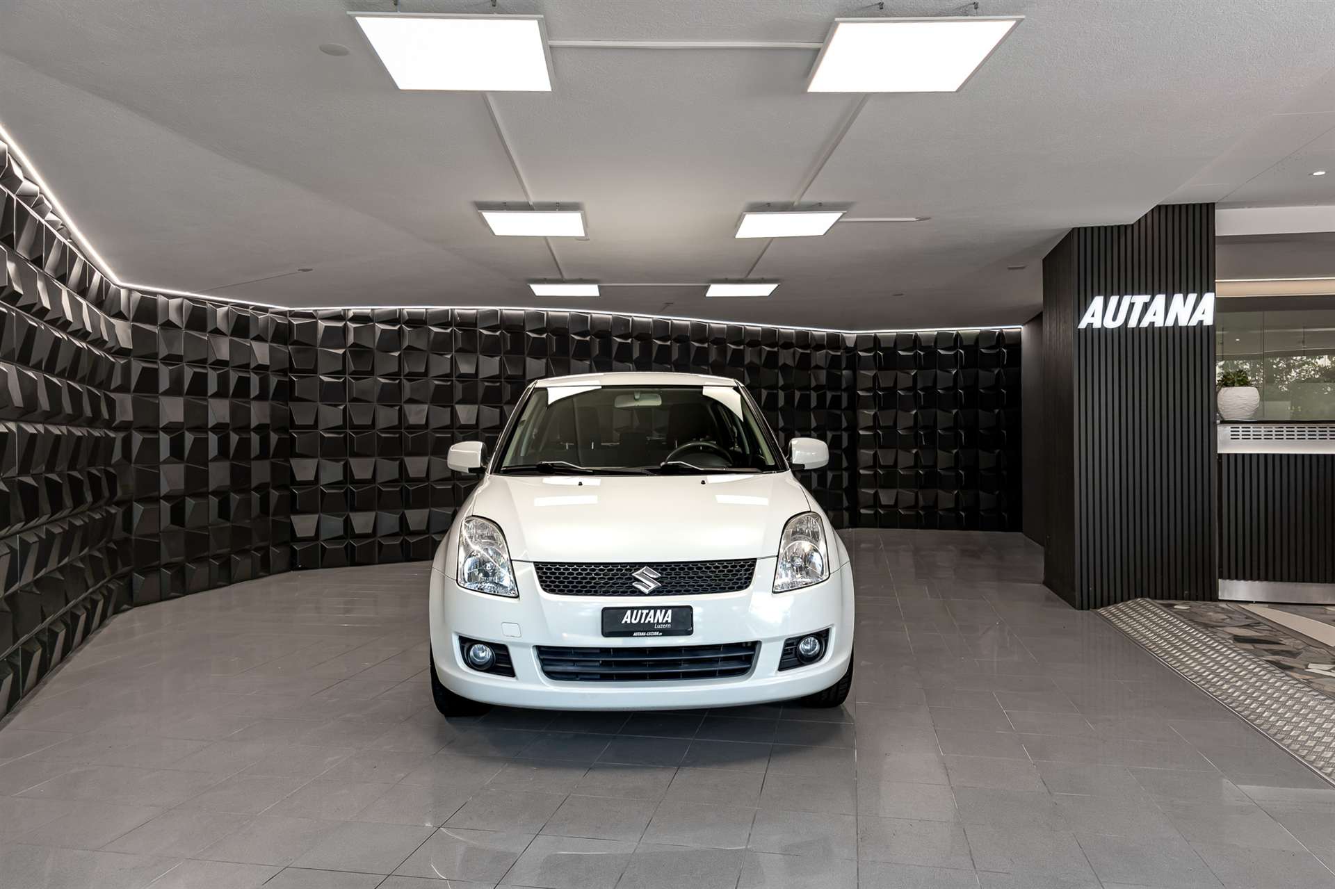 SUZUKI Swift 1.3i 16V GL Top Piz Sulai LE 4x4-showroom-element-3