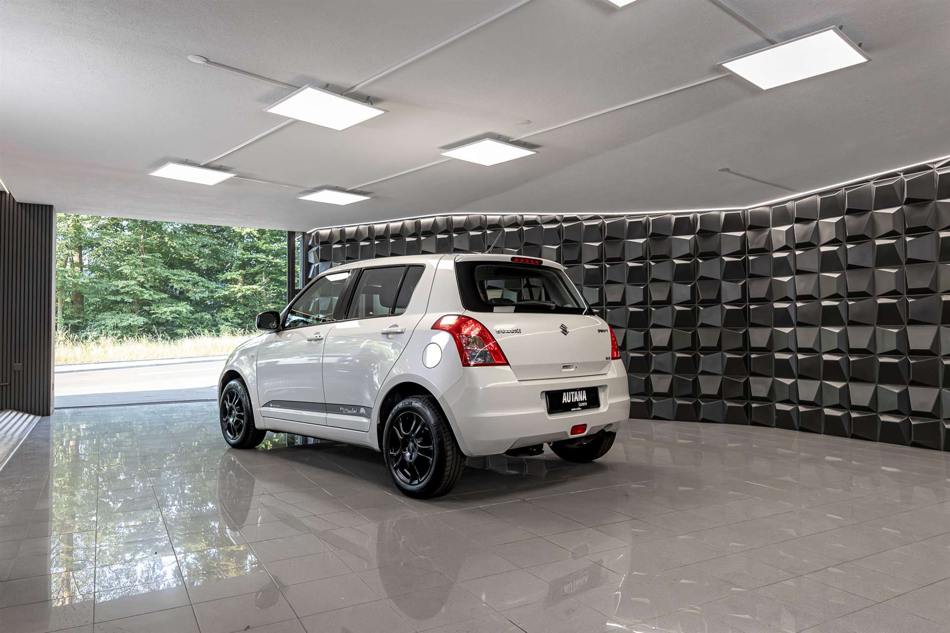 SUZUKI Swift 1.3i 16V GL Top Piz Sulai LE 4x4-showroom-element-2