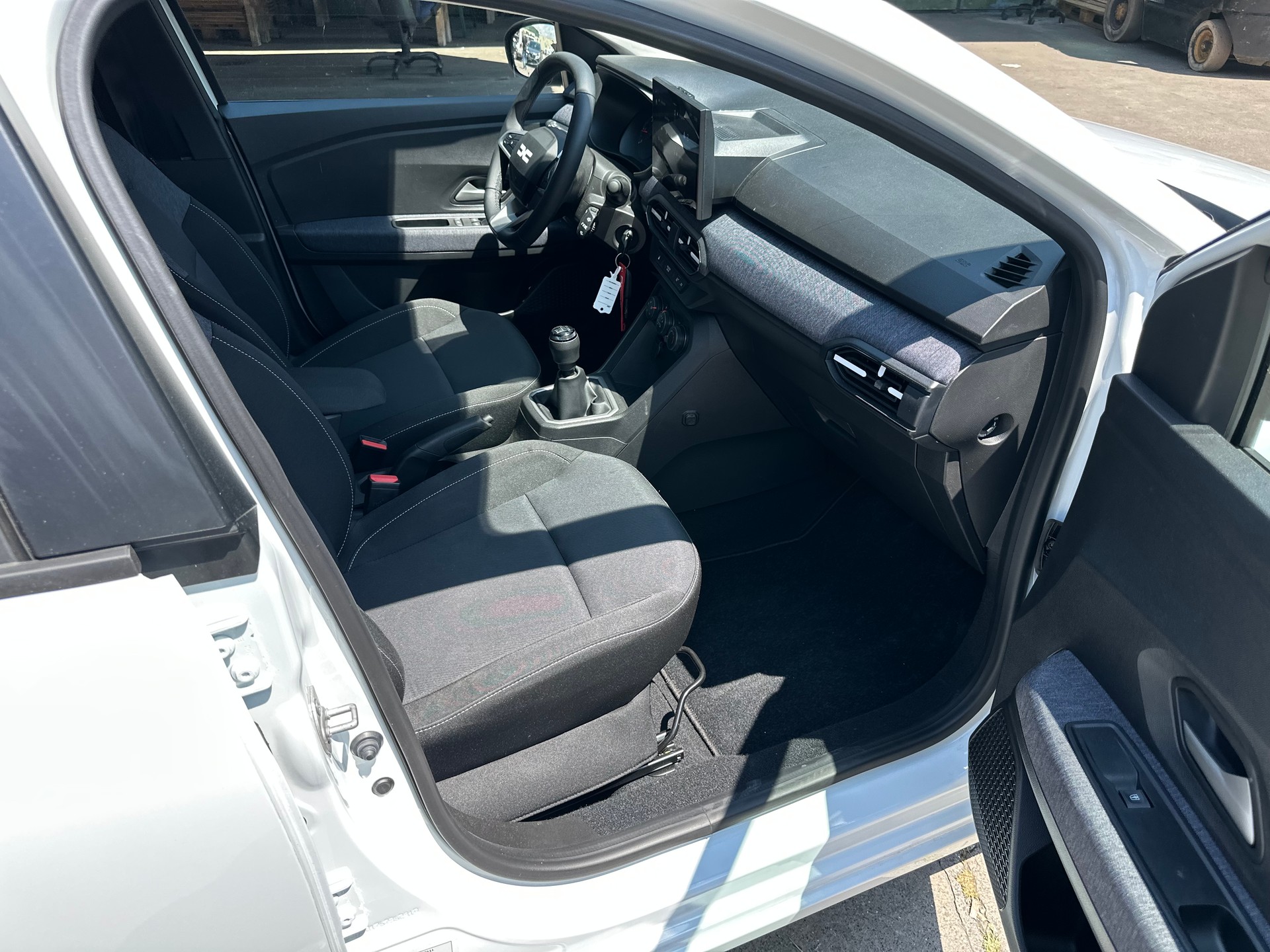 DACIA Sandero TCe 100 Expression-image-10