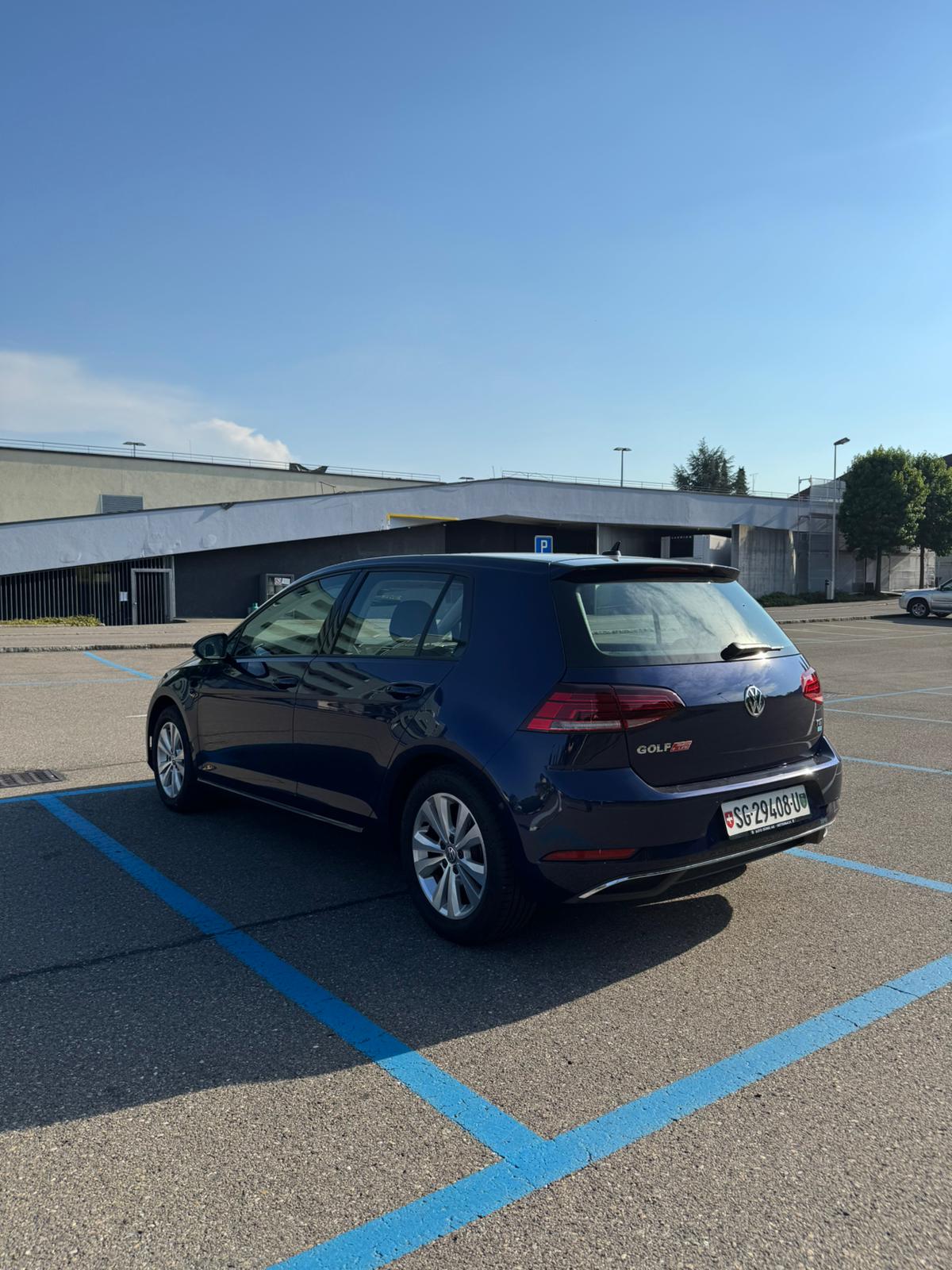 VW Golf 1.0 TSI Comfortline DSG-image-1