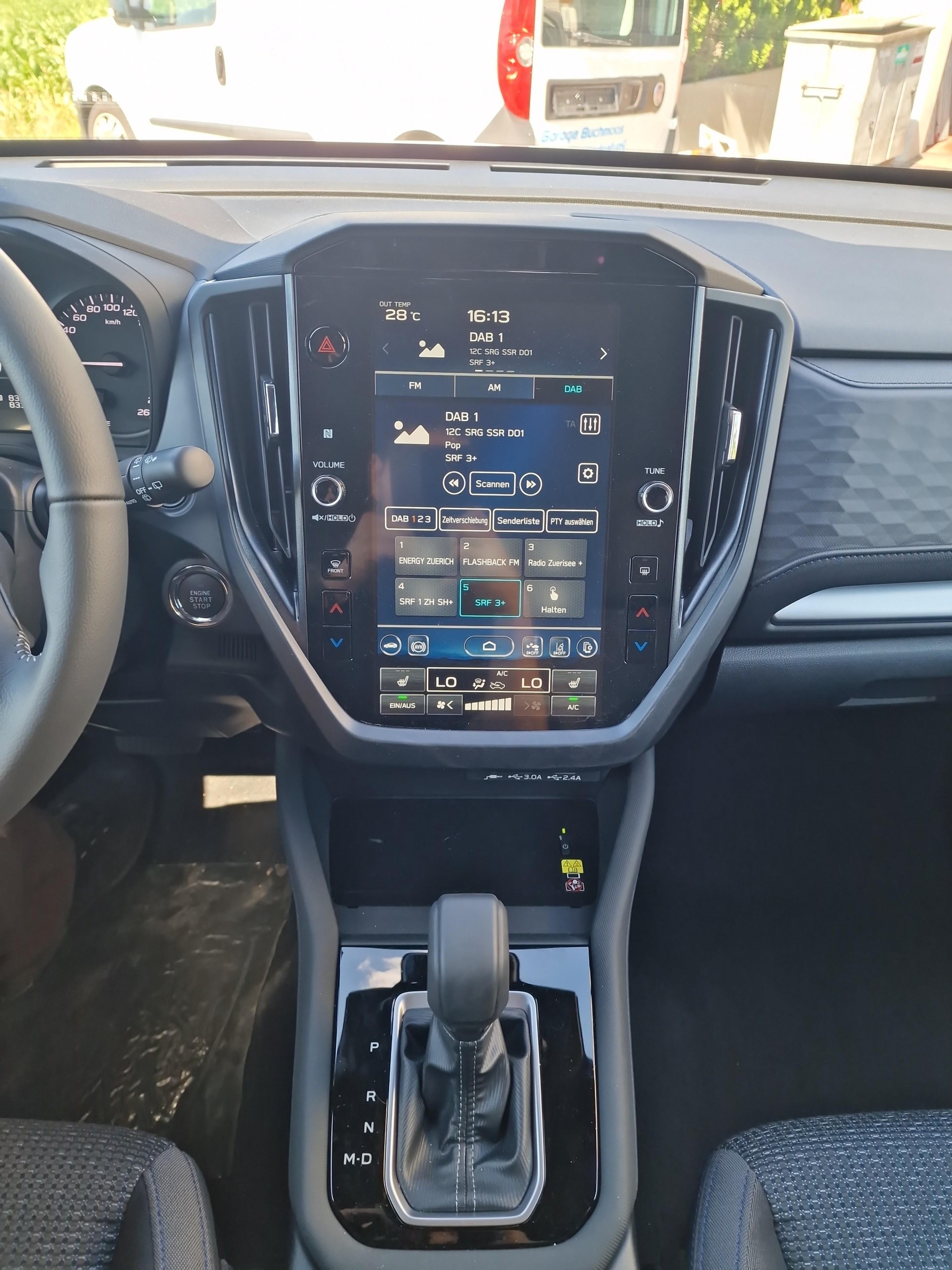 SUBARU Forester Station 2.0i e-Boxer Swiss Plus-image-12