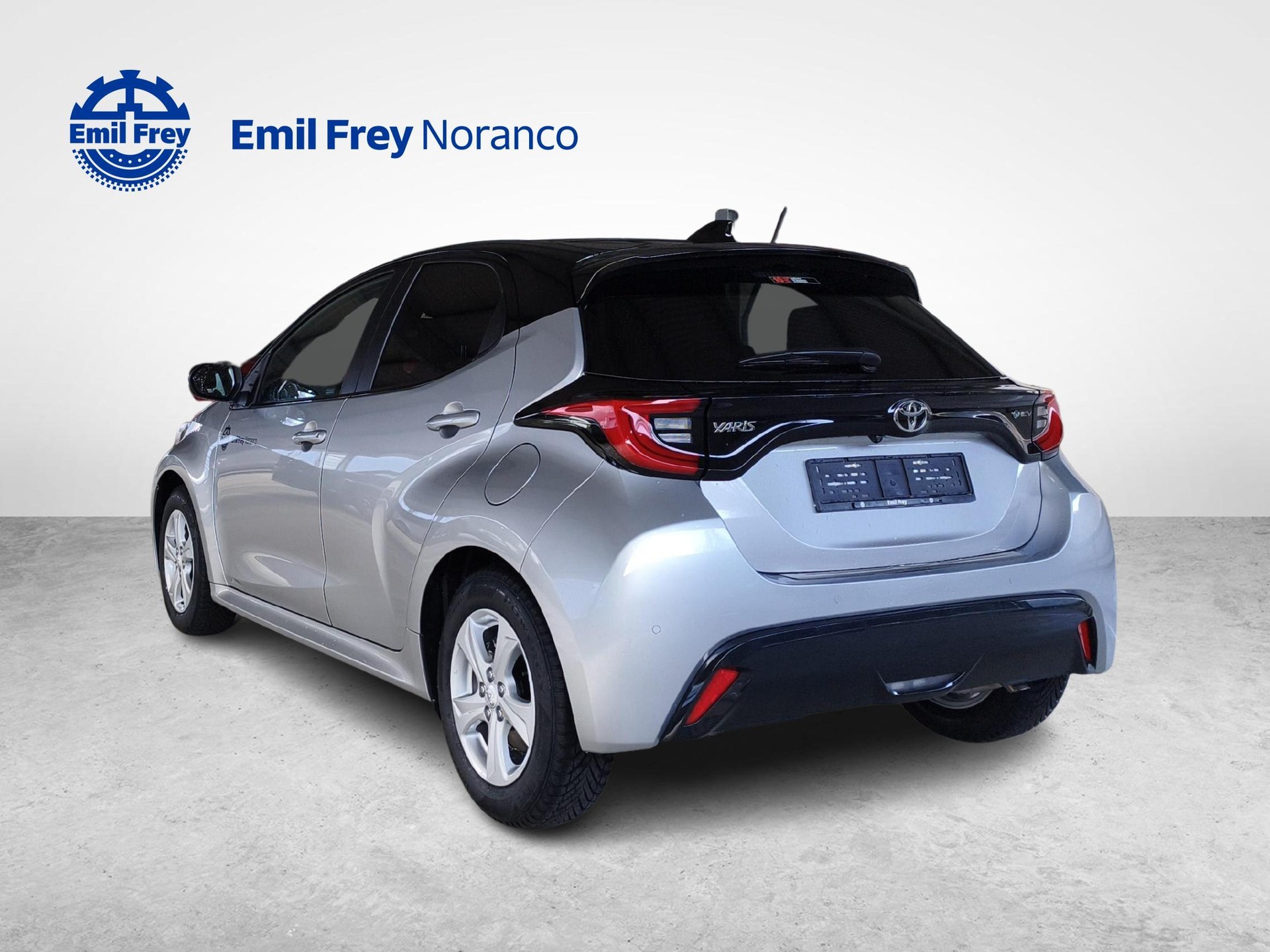 TOYOTA Yaris 1.5 VVT-i HSD Premium-image-2