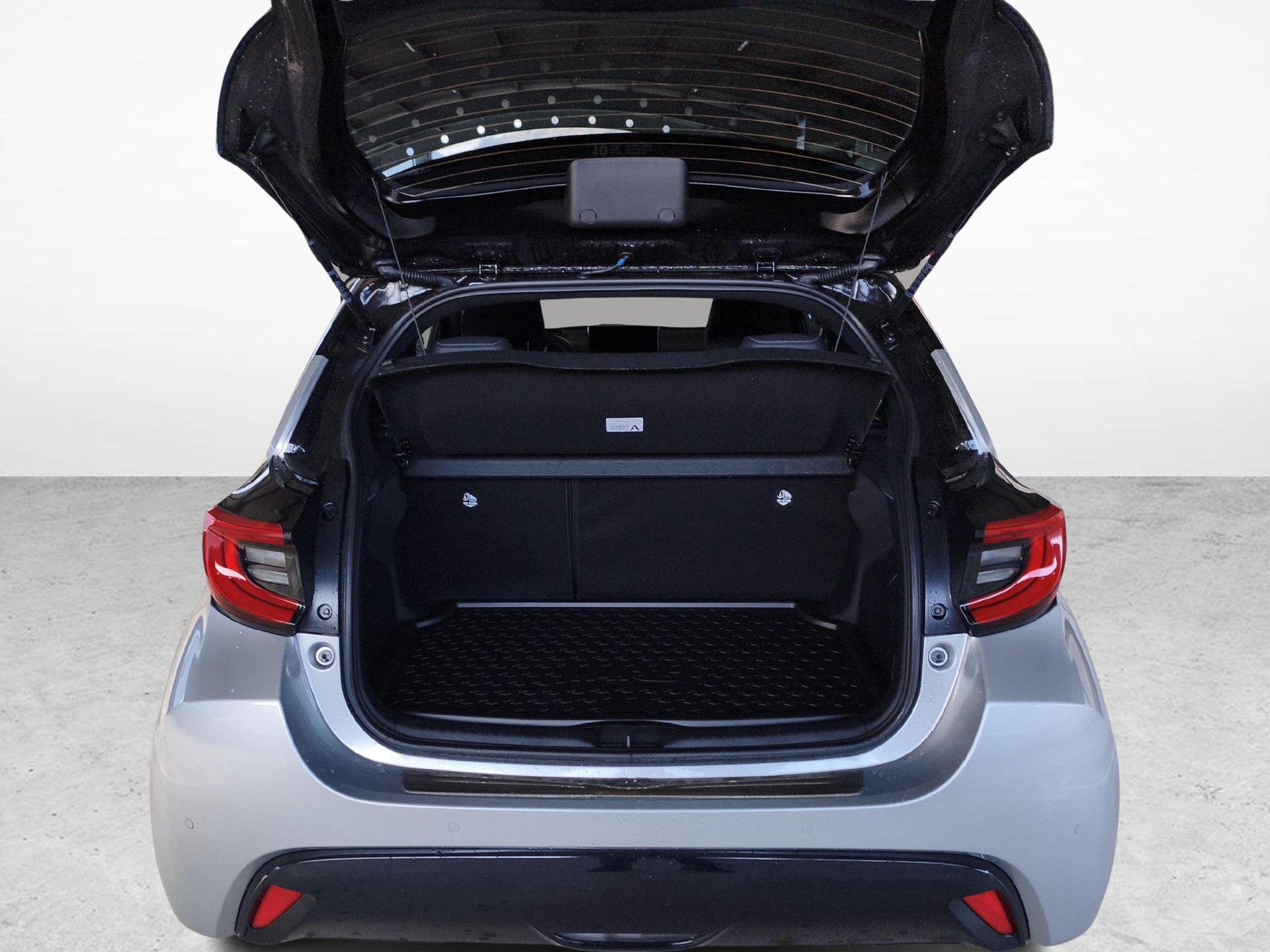 TOYOTA Yaris 1.5 VVT-i HSD Premium-image-10