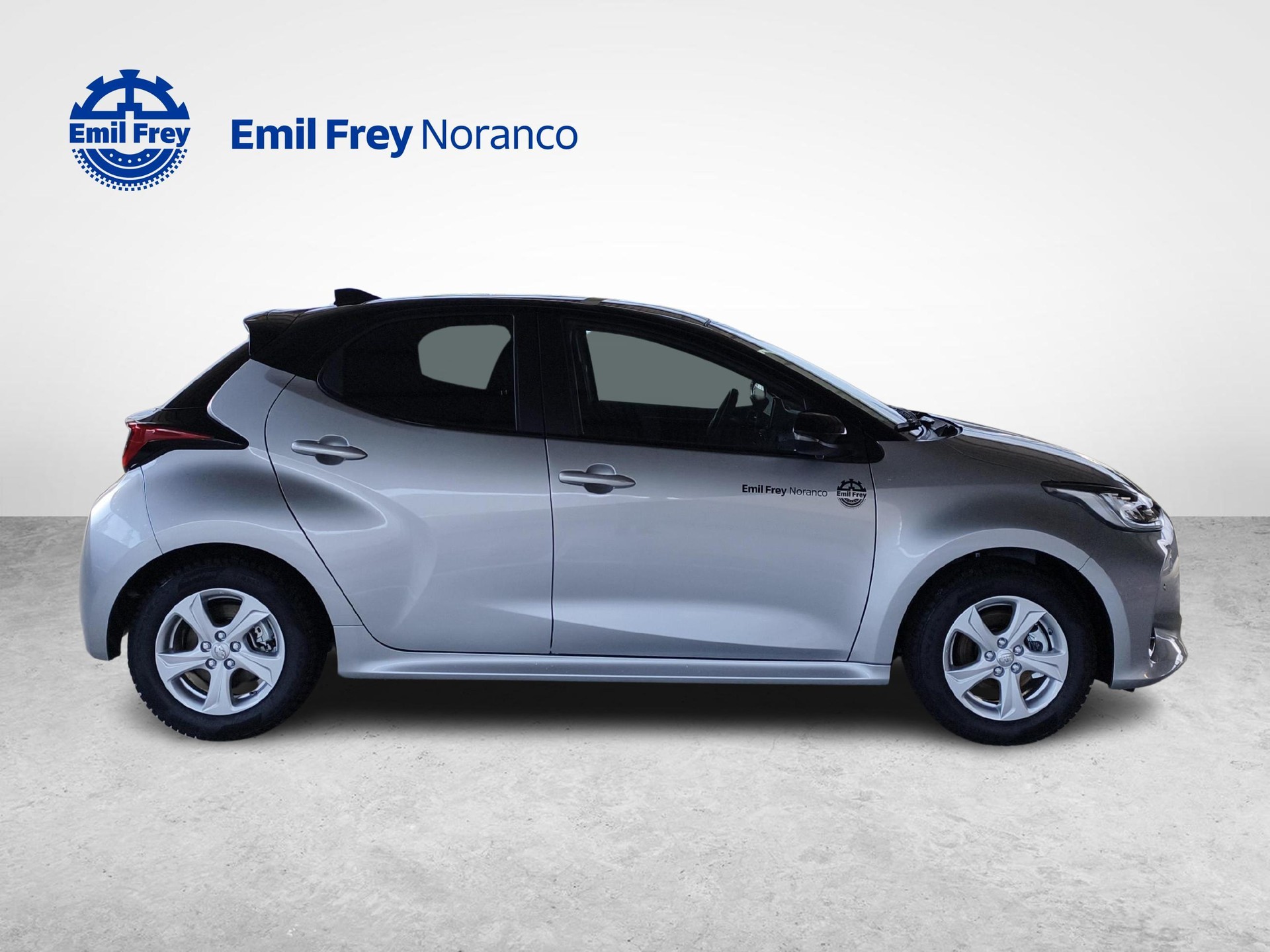 TOYOTA Yaris 1.5 VVT-i HSD Premium-image-5