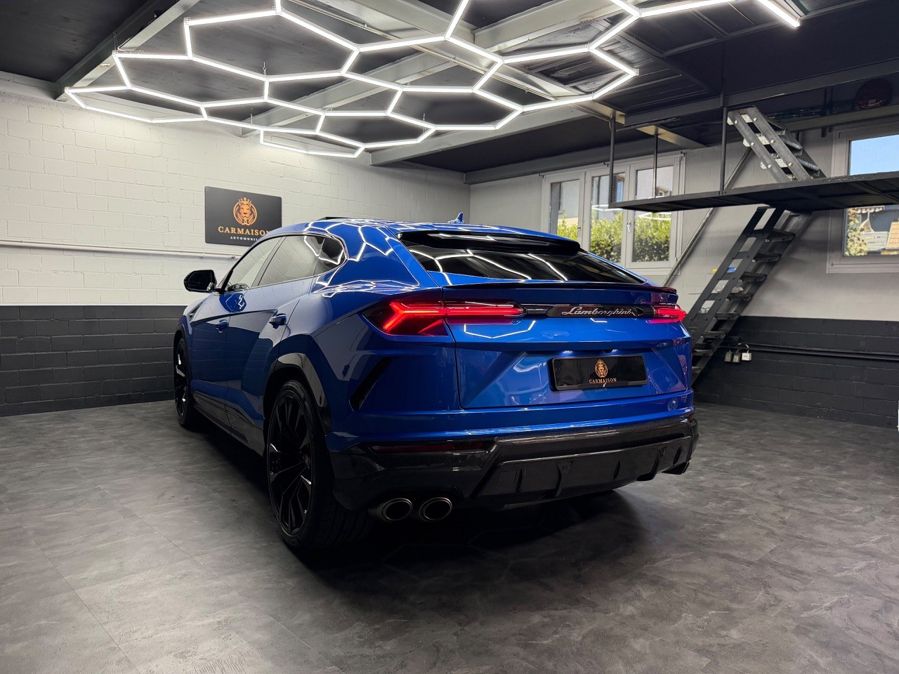 LAMBORGHINI Urus E-Gear | Akrapovic | Full Carbon | Panorama Dach | Lambo Garantie-image-5