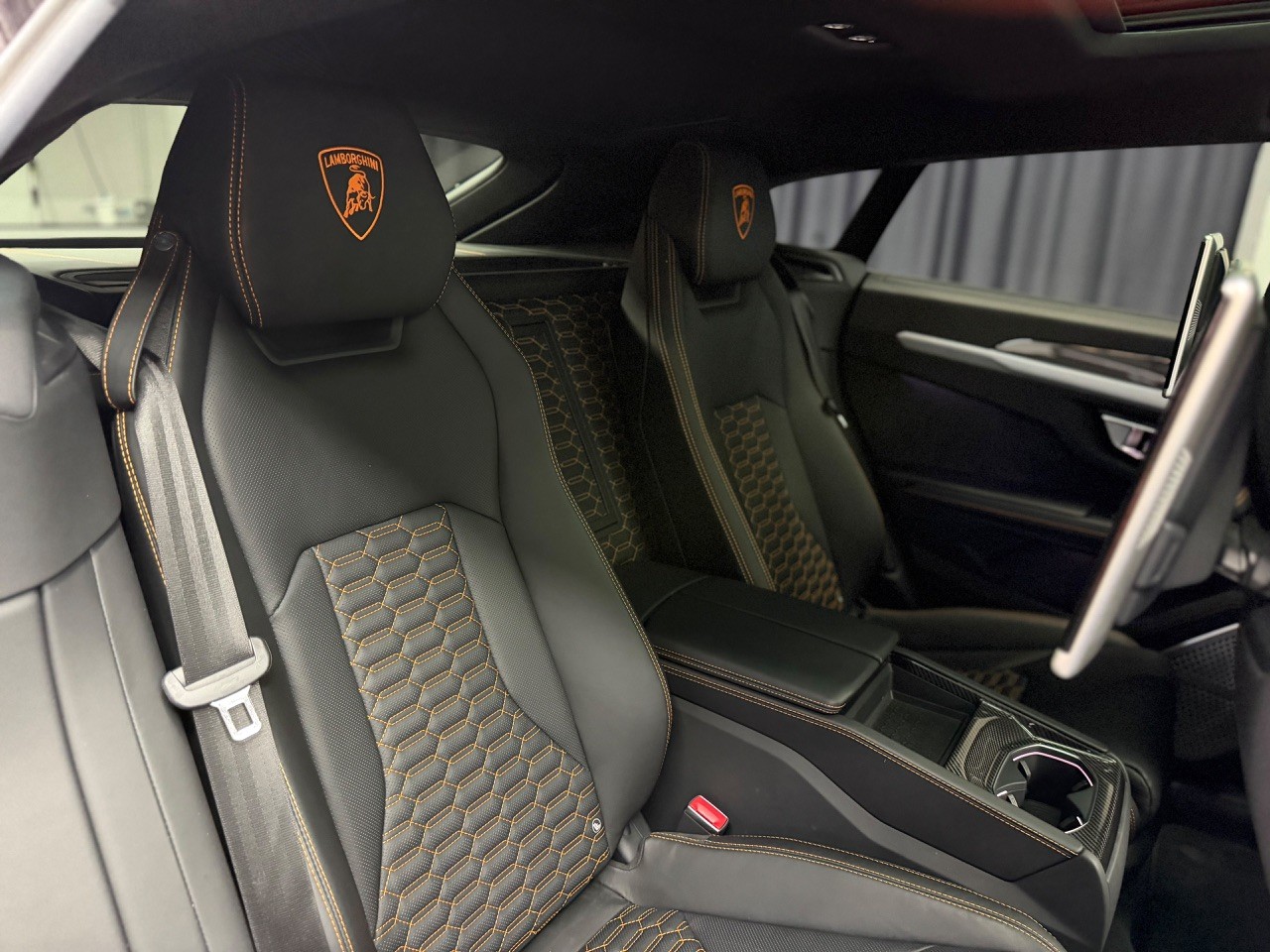 LAMBORGHINI Urus E-Gear | Akrapovic | Full Carbon | Panorama Dach | Lambo Garantie-image-20