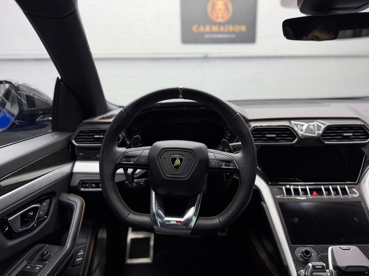 LAMBORGHINI Urus E-Gear | Akrapovic | Full Carbon | Panorama Dach | Lambo Garantie-image-17