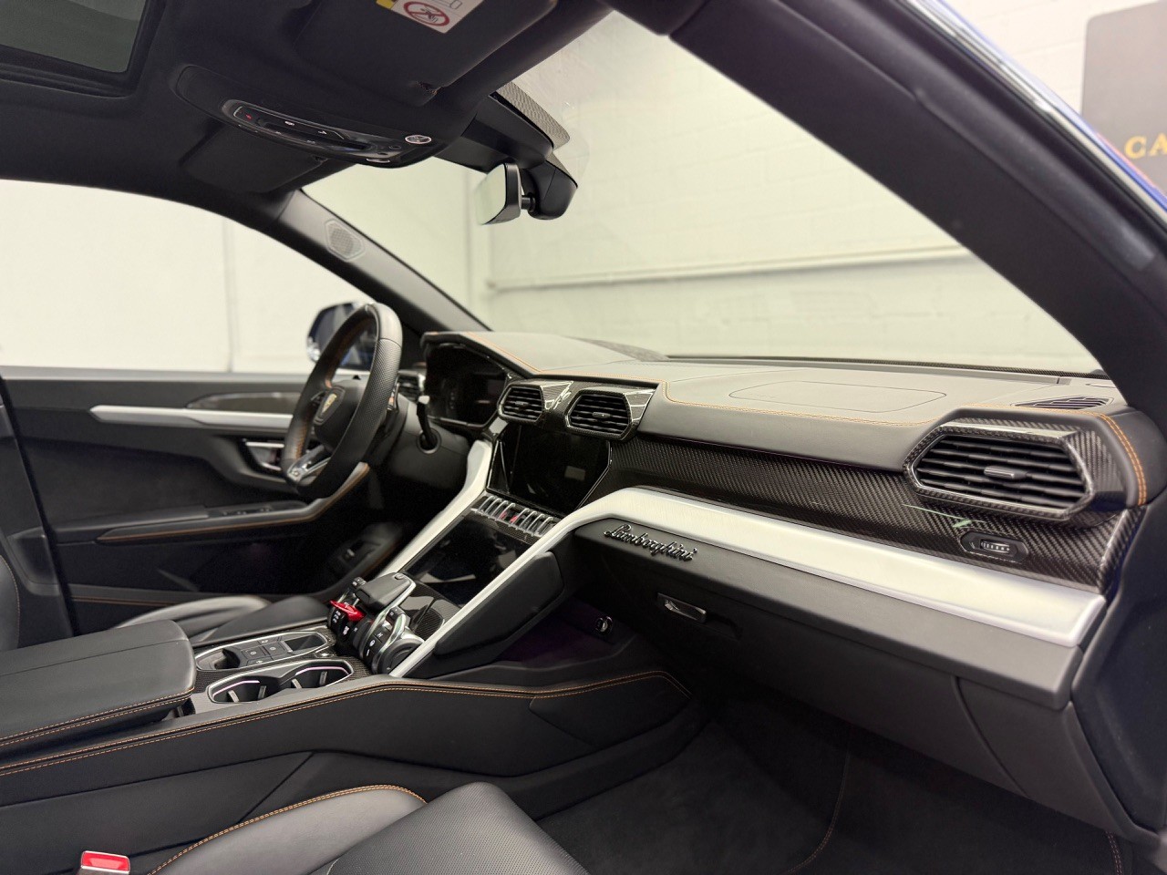 LAMBORGHINI Urus E-Gear | Akrapovic | Full Carbon | Panorama Dach | Lambo Garantie-image-25