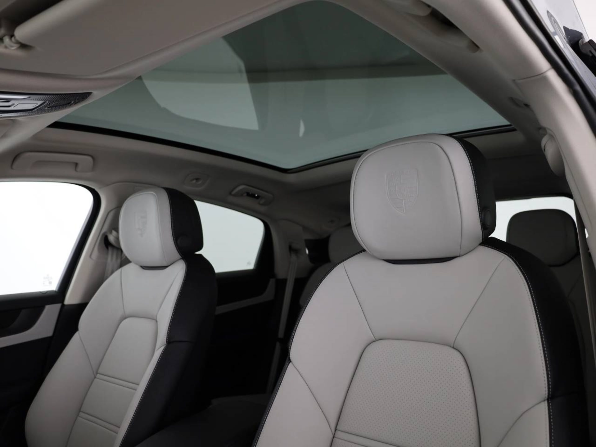 PORSCHE Cayenne E-Hybrid Coupé Black Edition-image-4