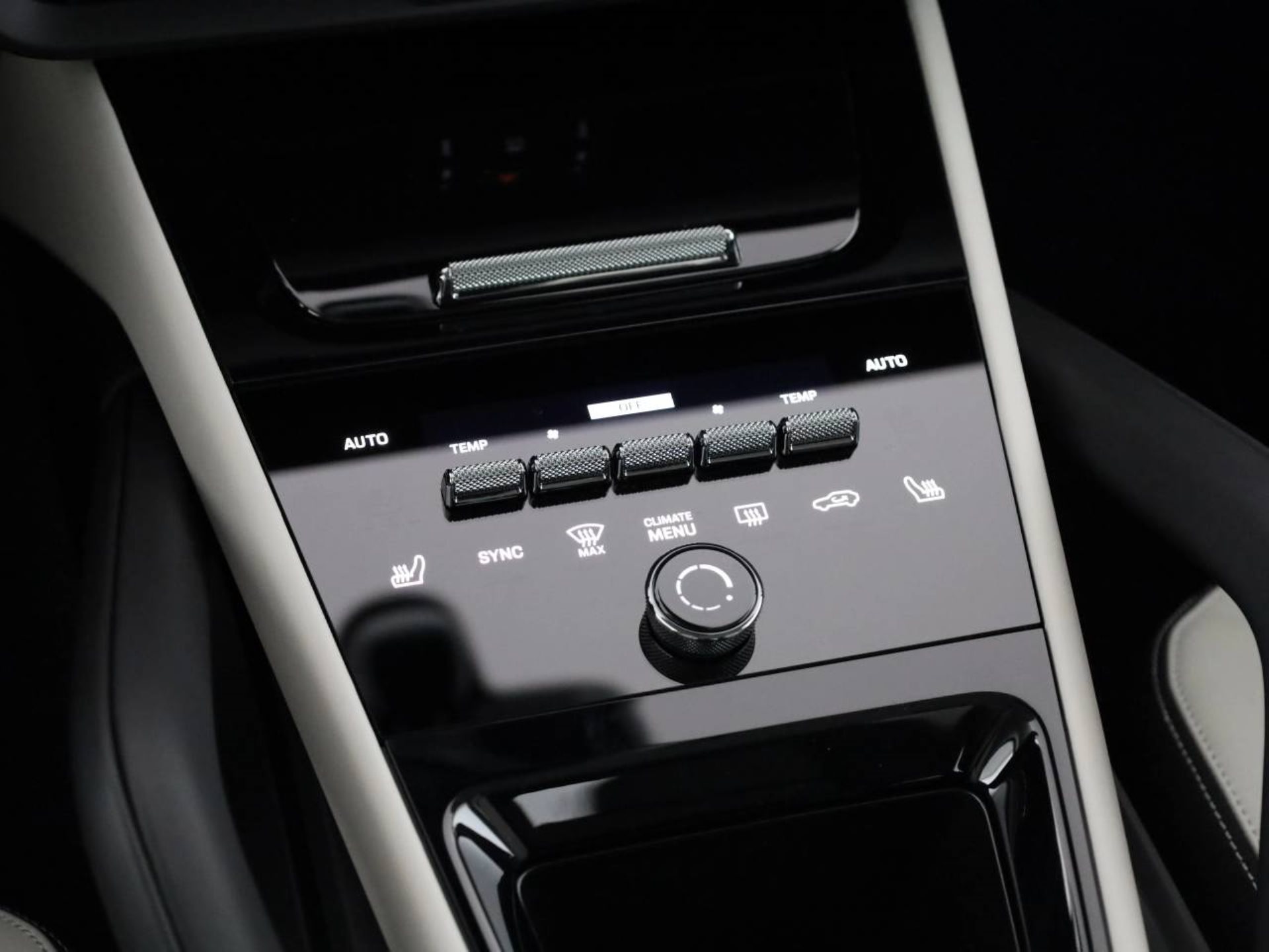 PORSCHE Cayenne E-Hybrid Coupé Black Edition-image-28