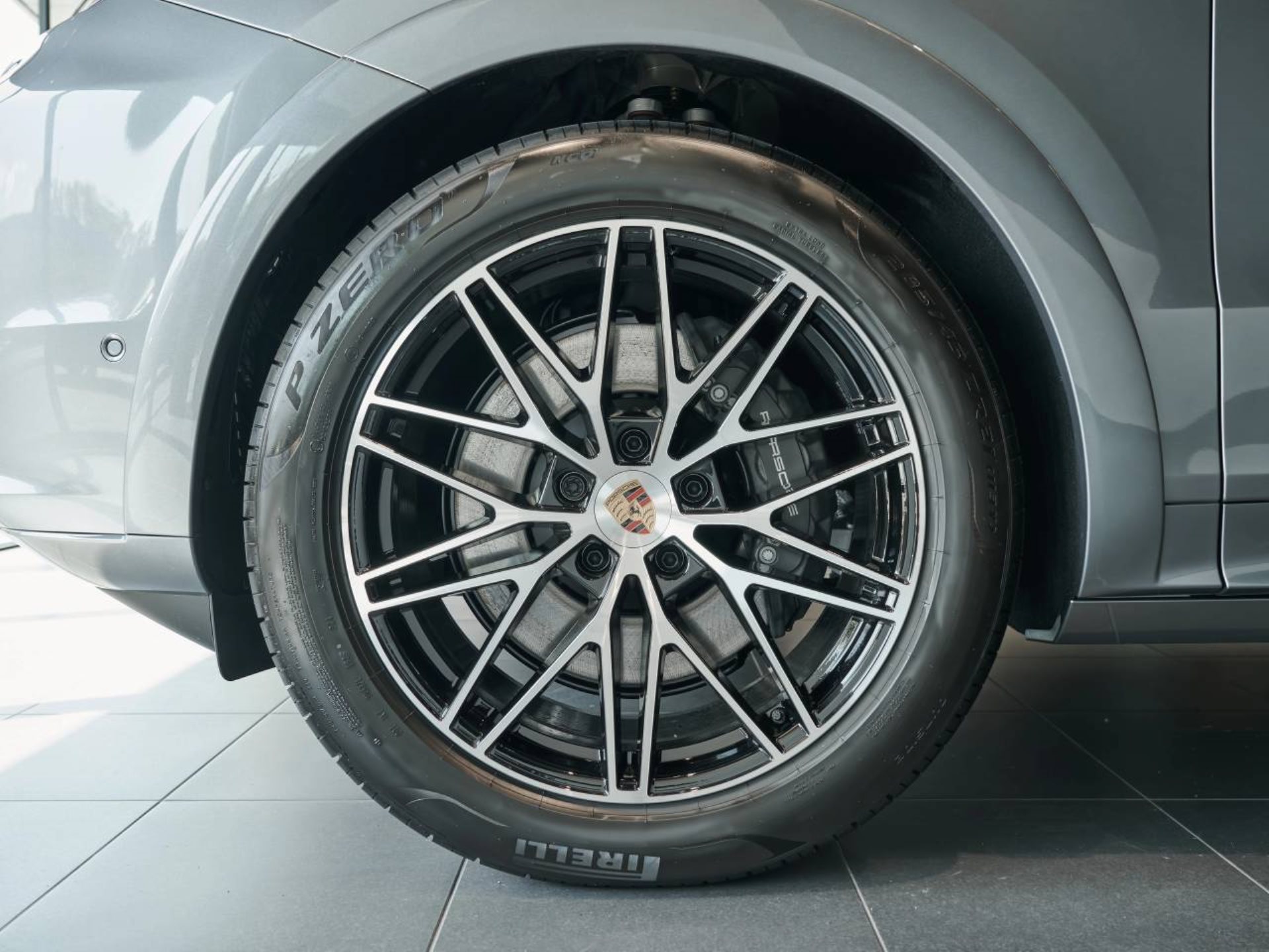 PORSCHE Cayenne E-Hybrid Coupé Black Edition-image-31