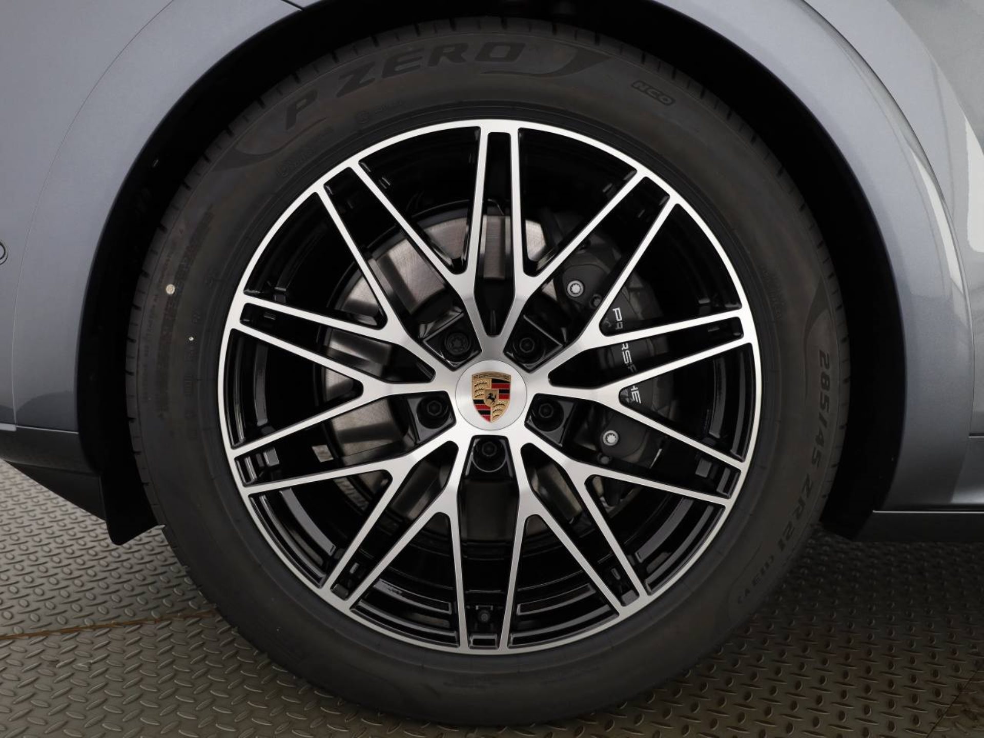 PORSCHE Cayenne E-Hybrid Coupé Black Edition-image-25