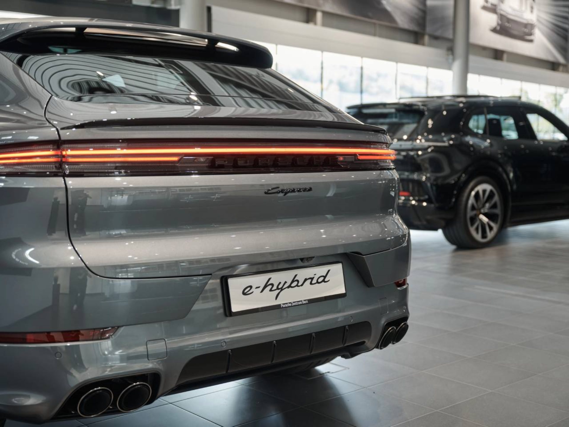PORSCHE Cayenne E-Hybrid Coupé Black Edition-image-26