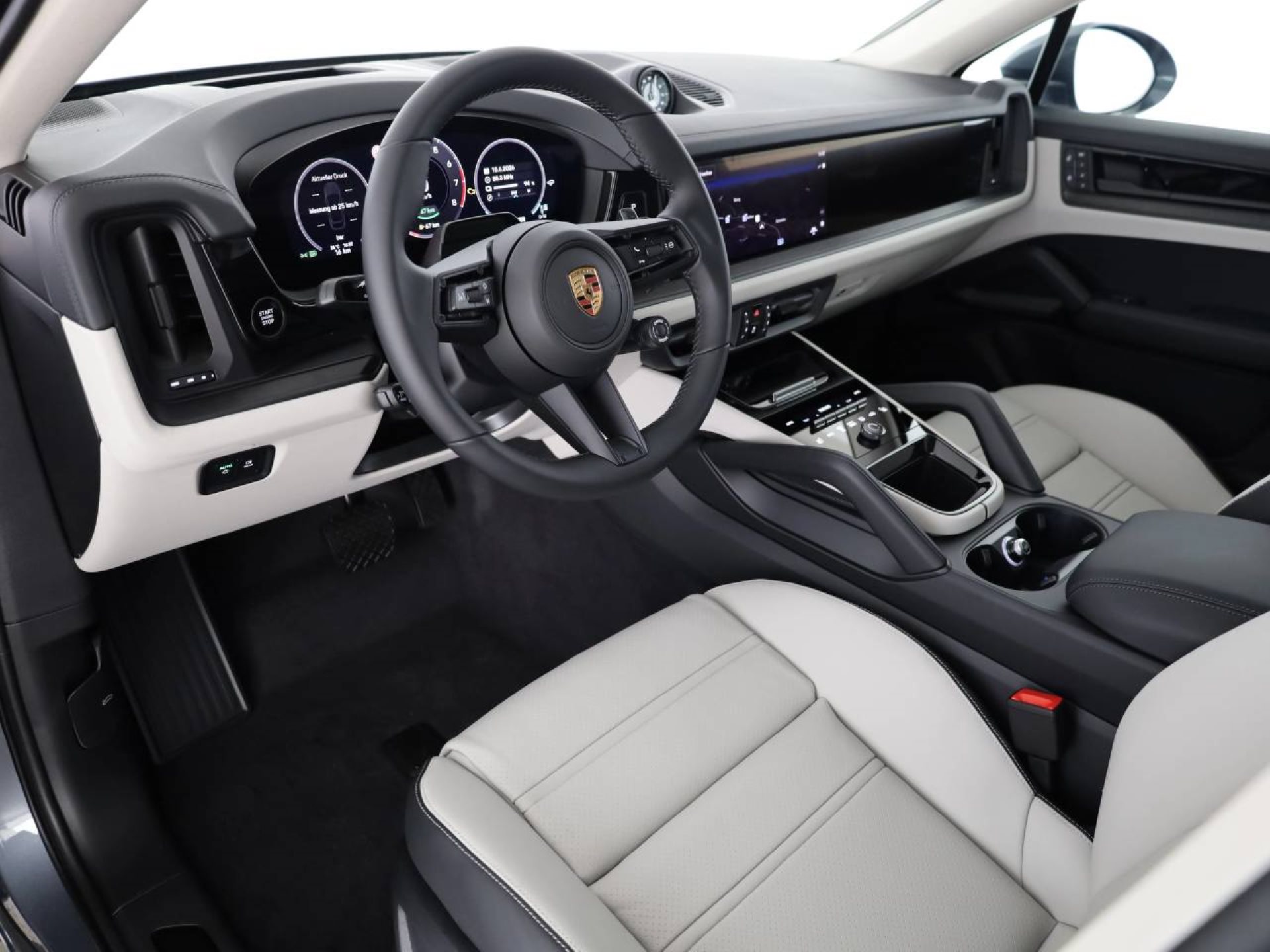 PORSCHE Cayenne E-Hybrid Coupé Black Edition-image-3