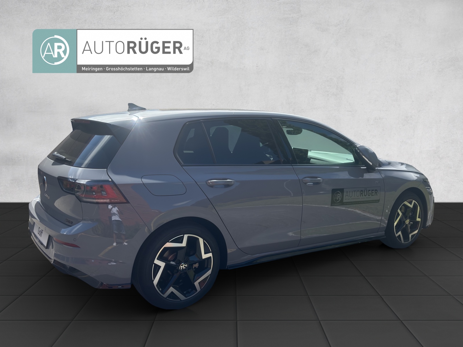 VW Golf 2.0 TSI R-Line DSG 4 Motion-image-5
