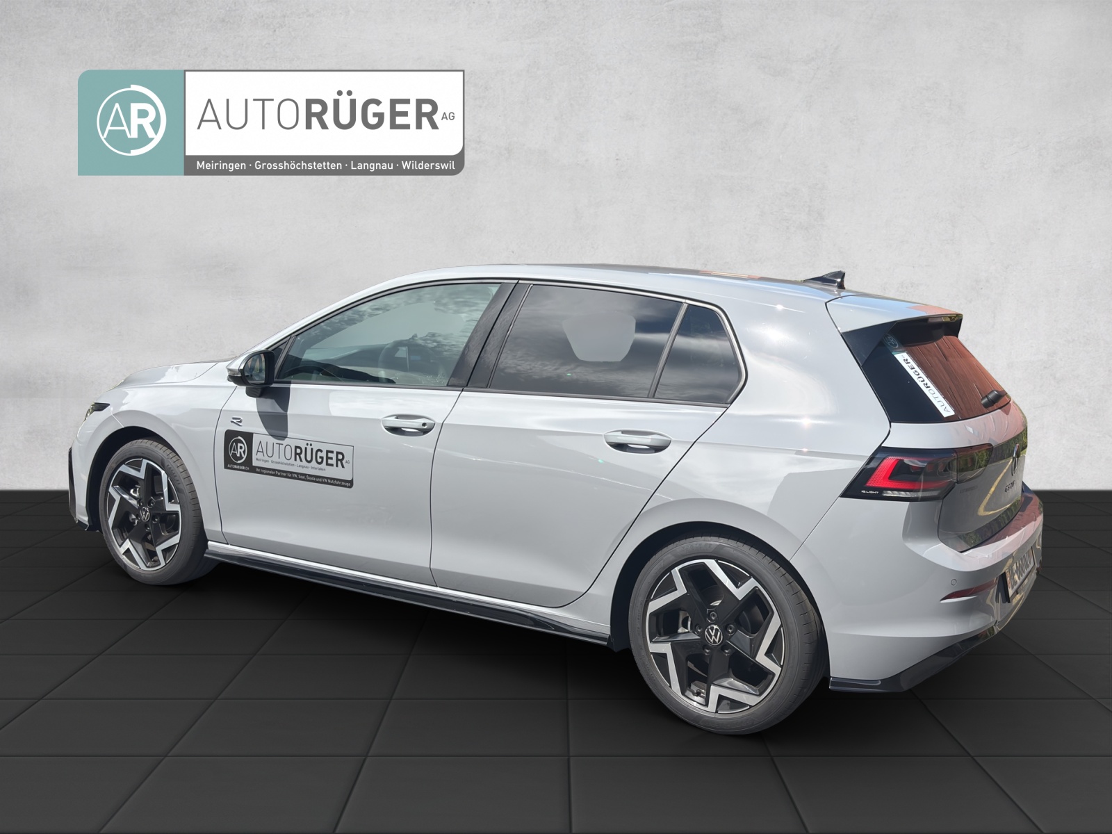 VW Golf 2.0 TSI R-Line DSG 4 Motion-image-3