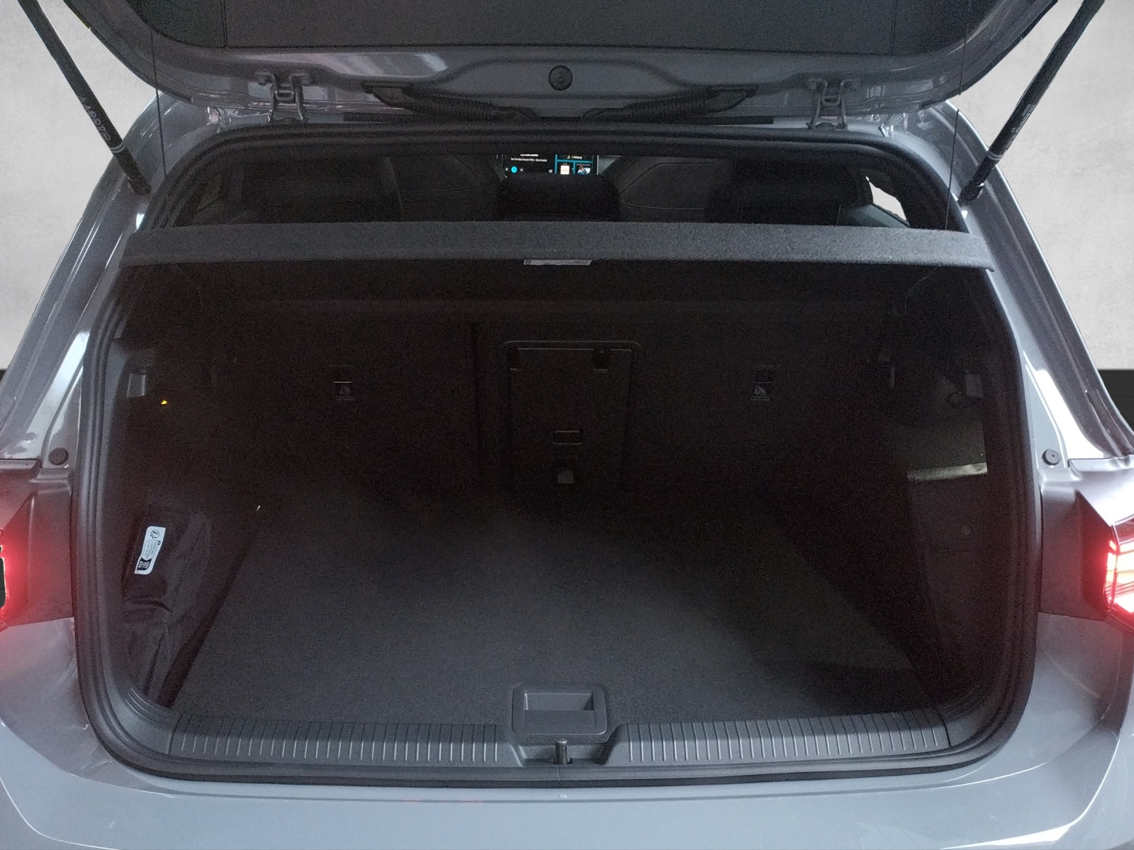 VW Golf 2.0 TSI R-Line DSG 4 Motion-image-11