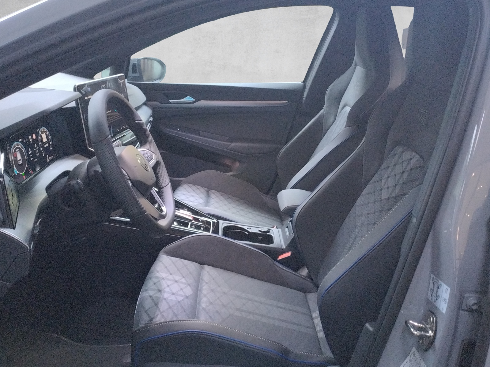VW Golf 2.0 TSI R-Line DSG 4 Motion-image-6