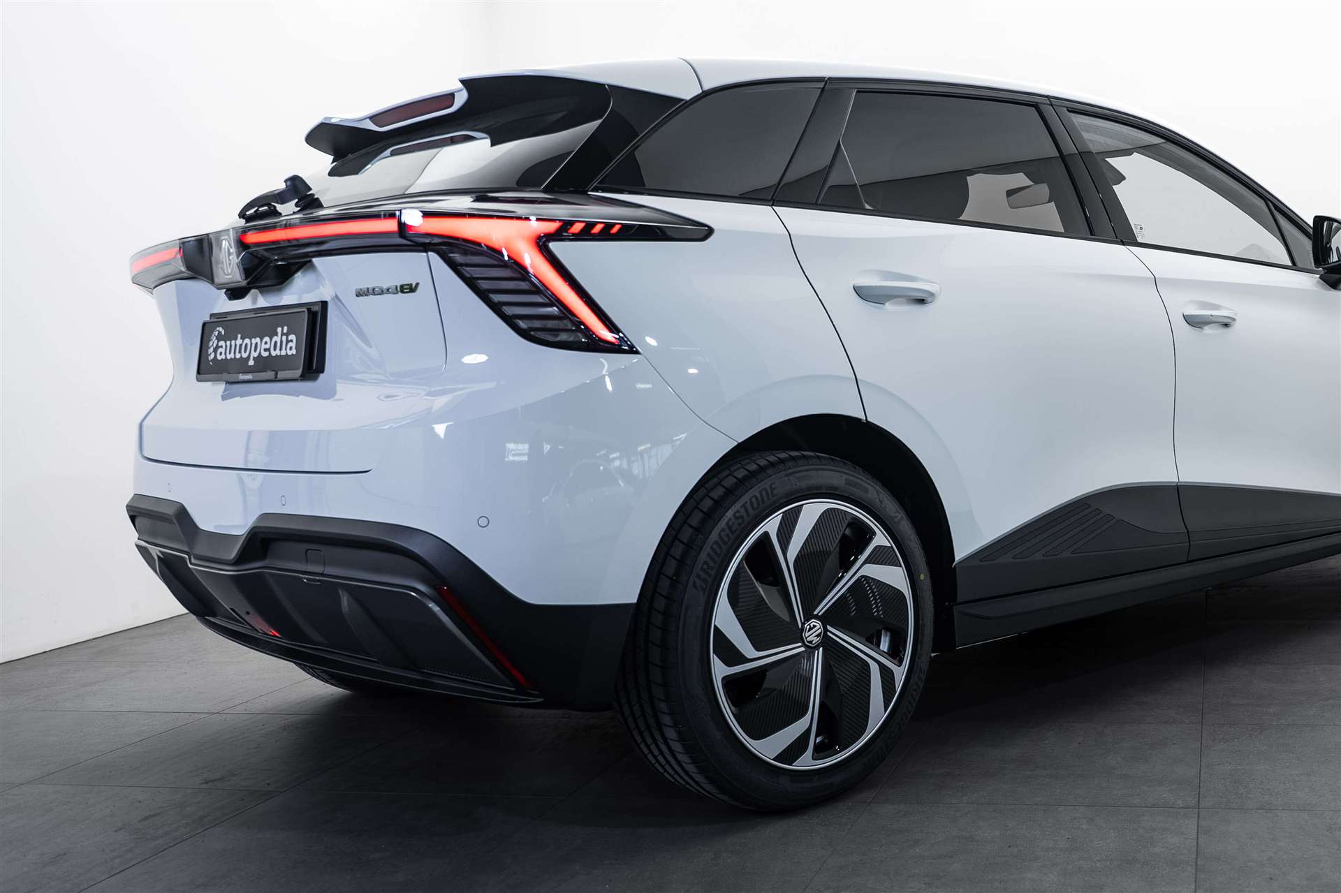 MG 4 EV 64kWh Premium Facelift Automat-showroom-element-3