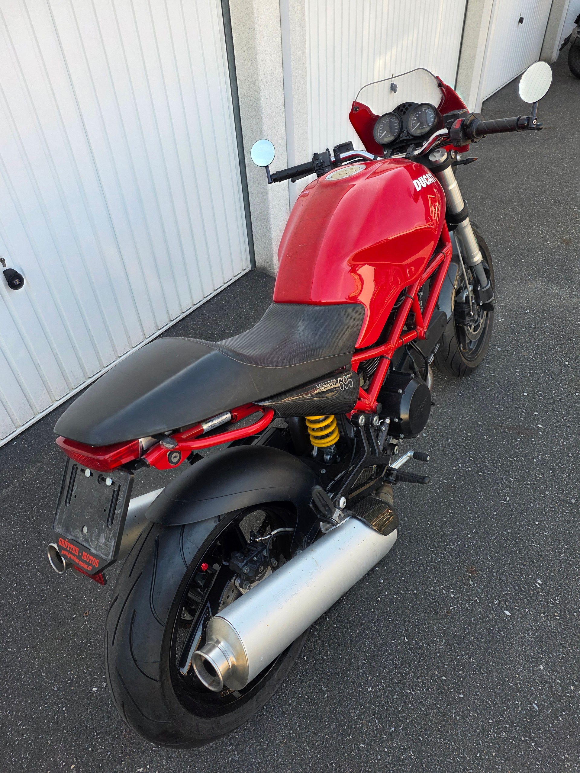 DUCATI Monster 695M-image-2