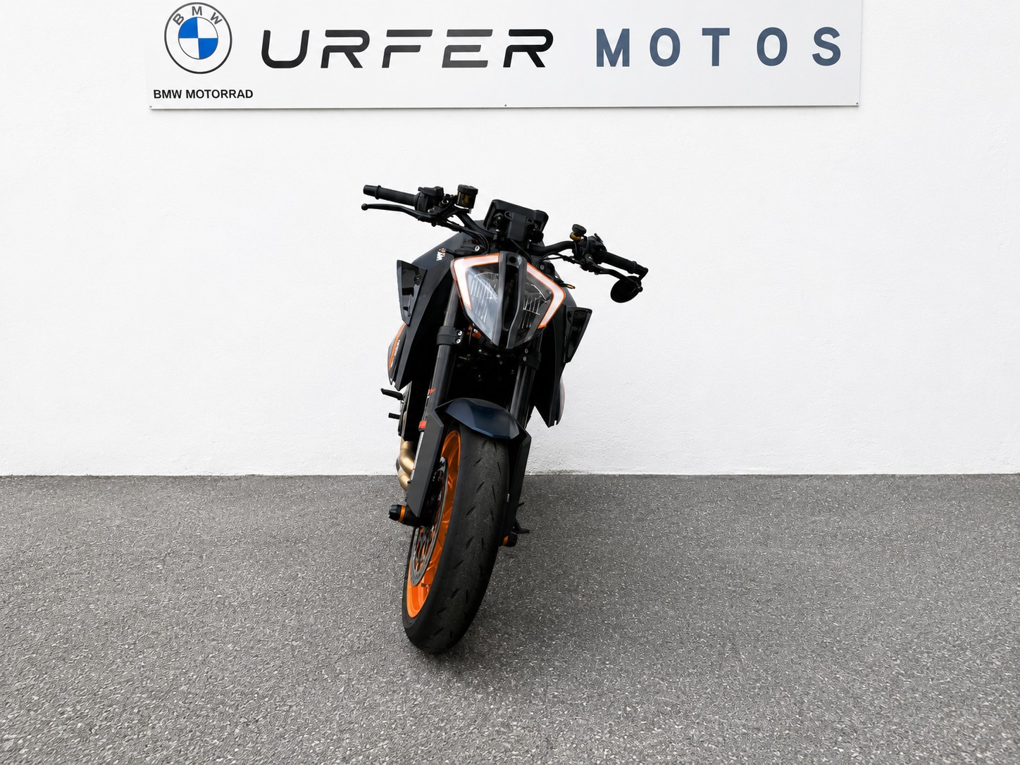 KTM 1290 Super Duke R-showroom-element-2