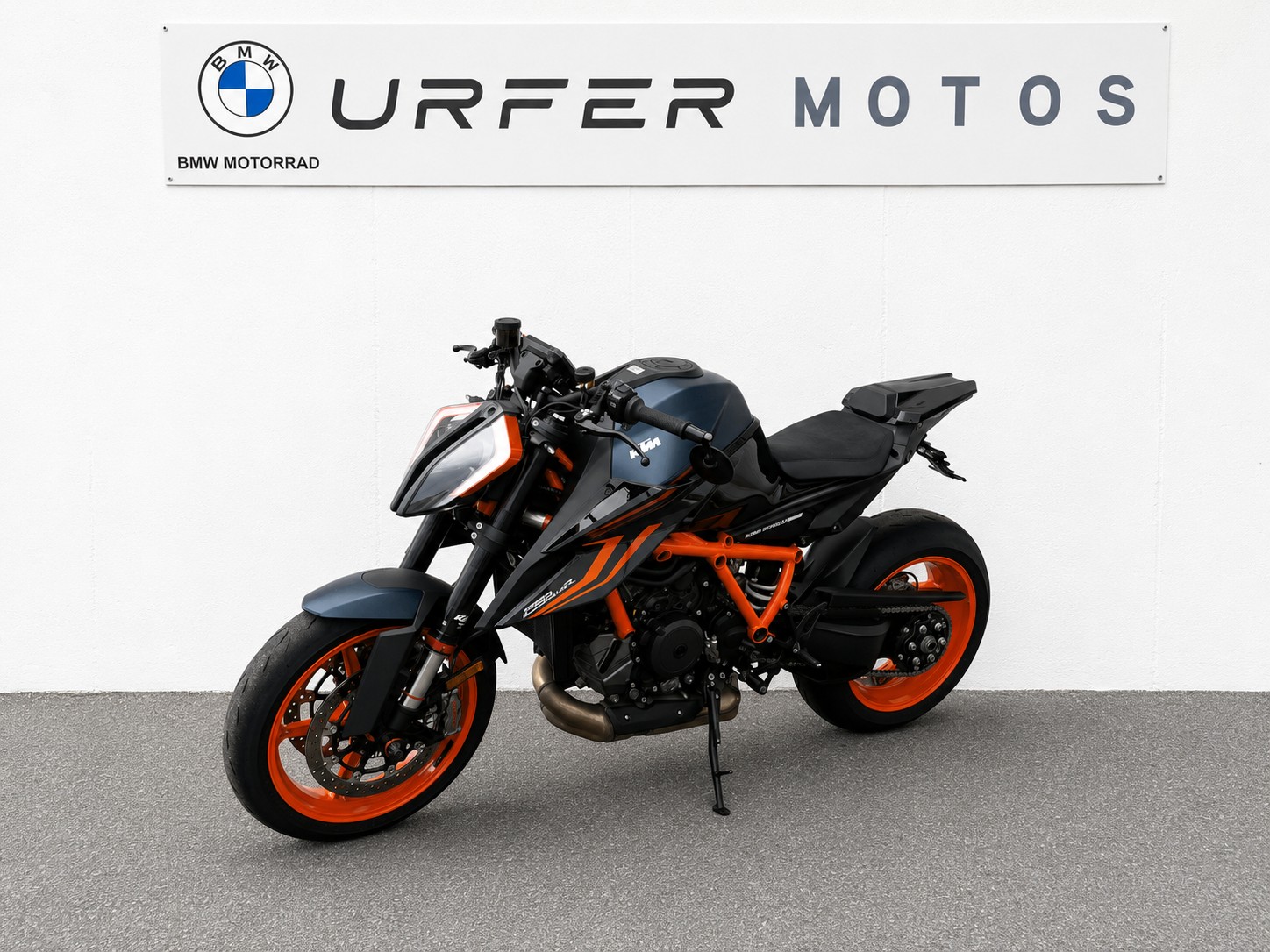 KTM 1290 Super Duke R-showroom-element-3