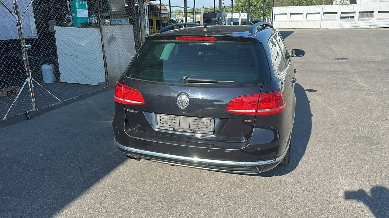 VW Passat Variant 1.8 TSI Highline DSG-image-5