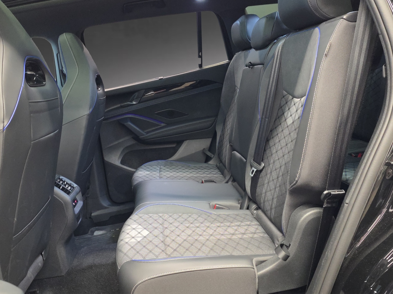 VW Tayron 2.0 TDI SCR R-Line 4Motion DSG-image-6