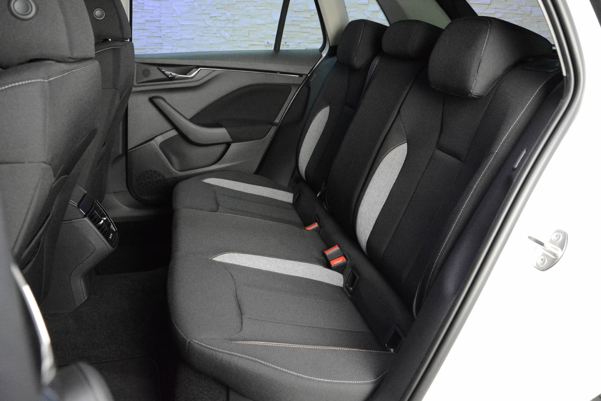 SKODA Kamiq 1.0 TSI Selection DSG-image-10