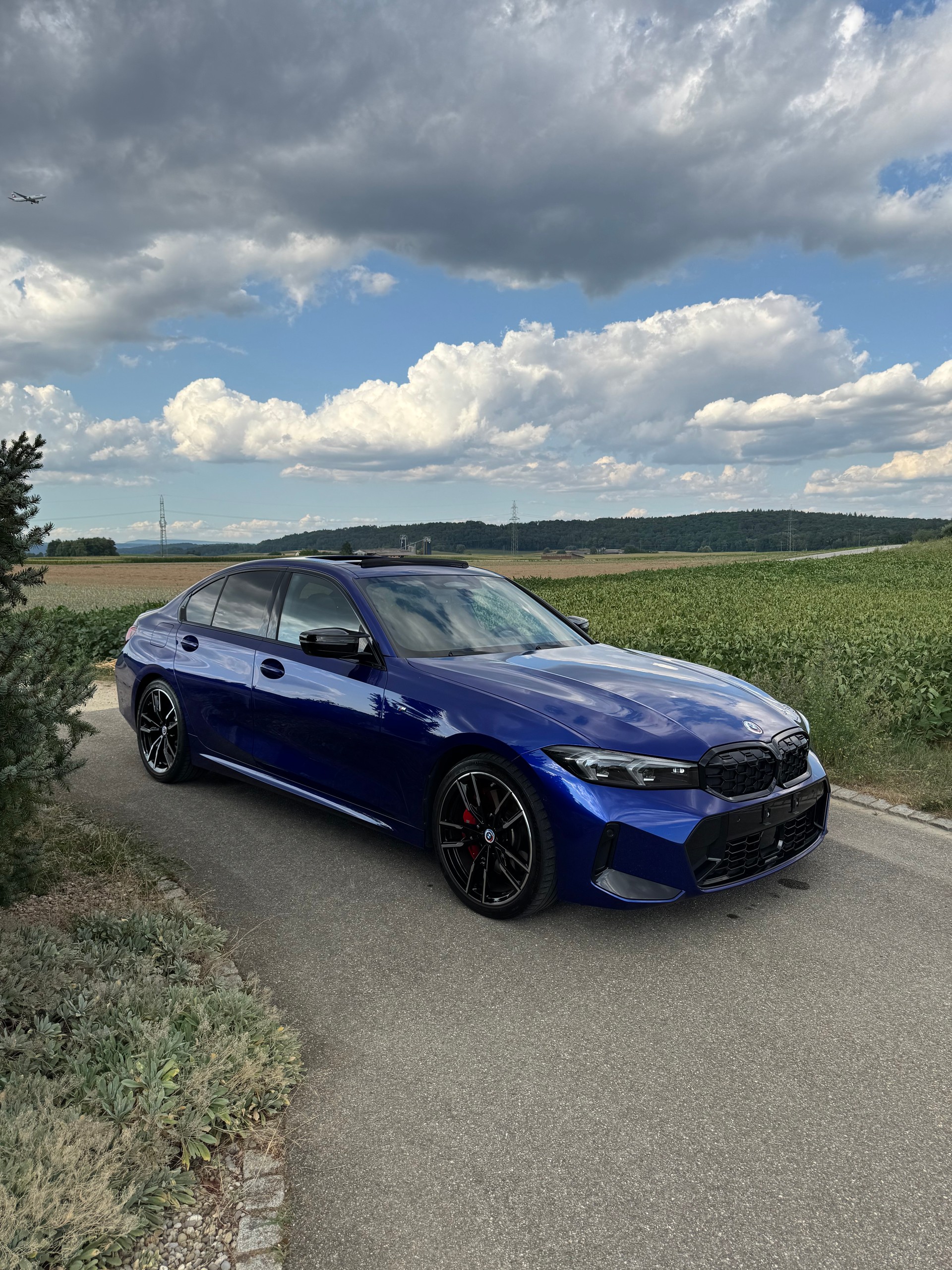 BMW M340i xDrive - San Marino Blau-image-0