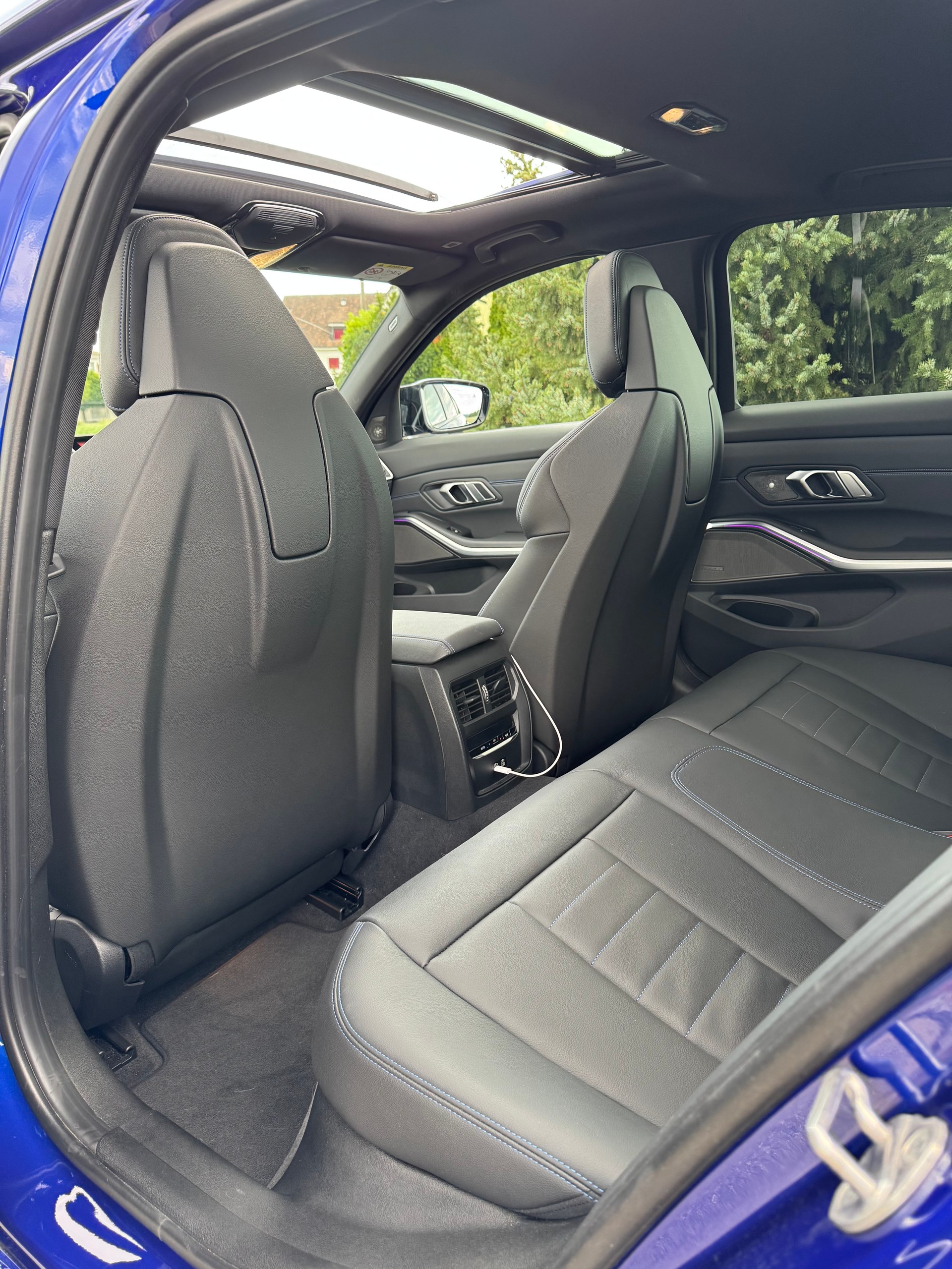 BMW M340i xDrive - San Marino Blau-image-10