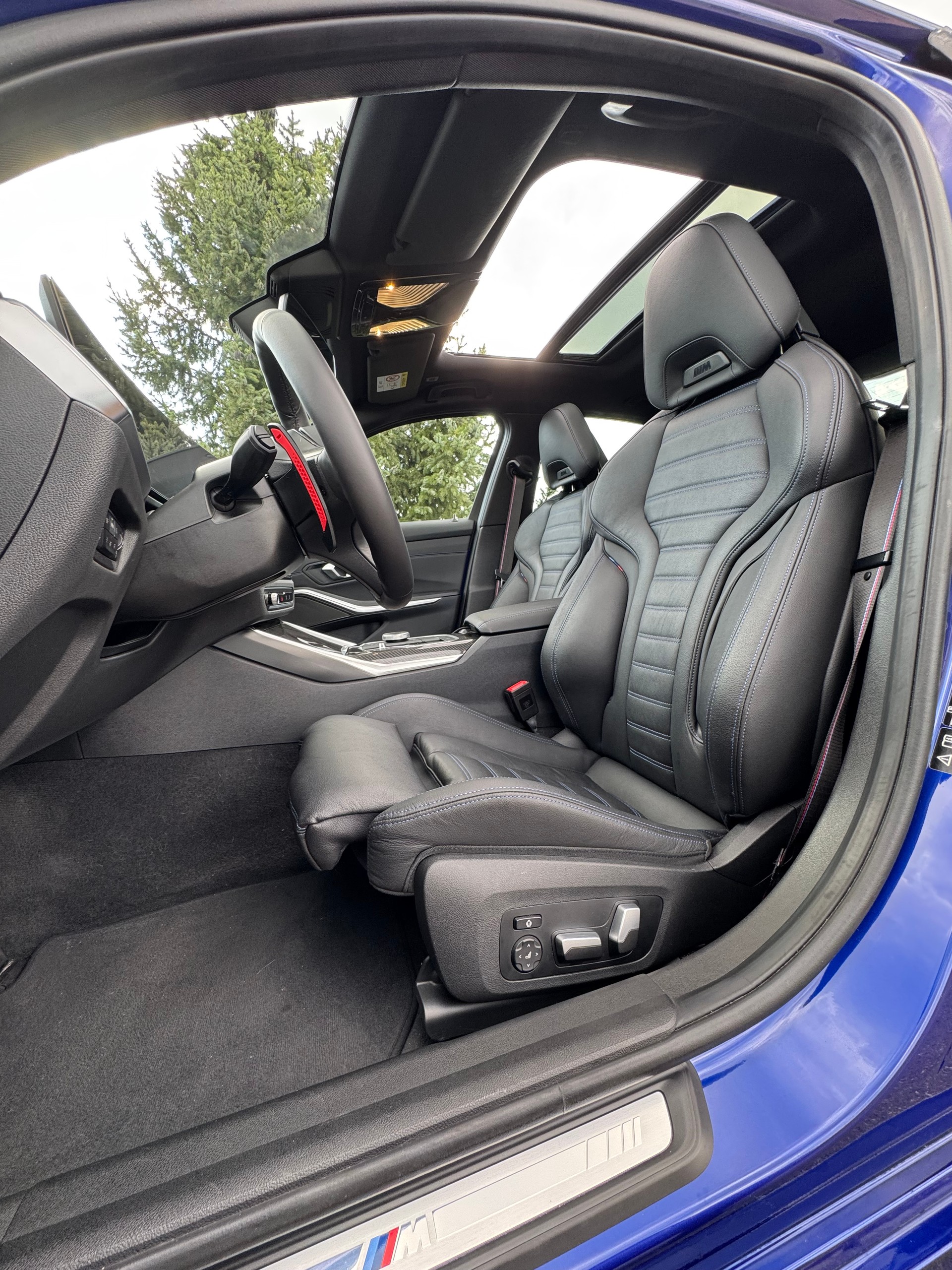 BMW M340i xDrive - San Marino Blau-image-7