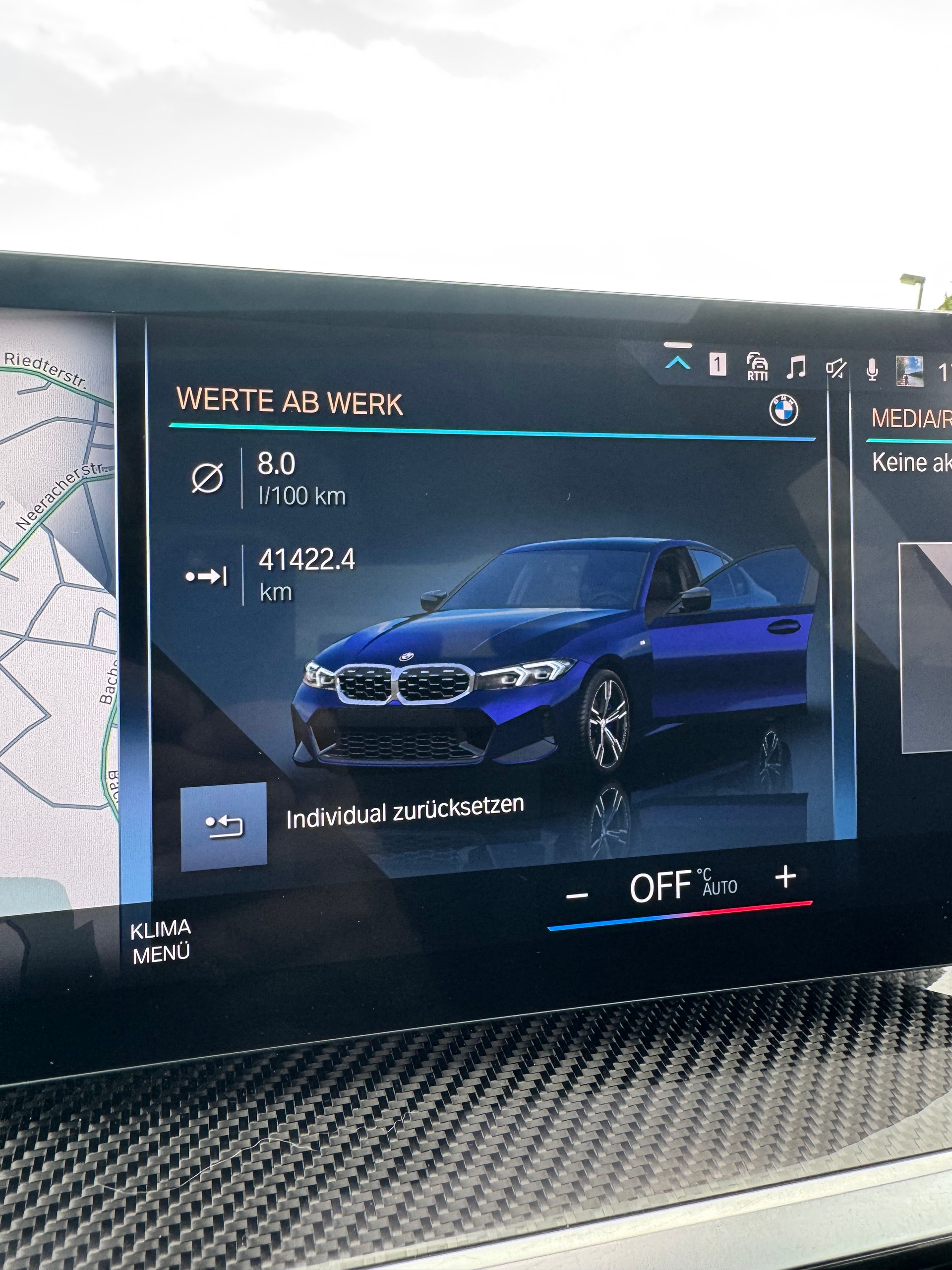 BMW M340i xDrive - San Marino Blau-image-14