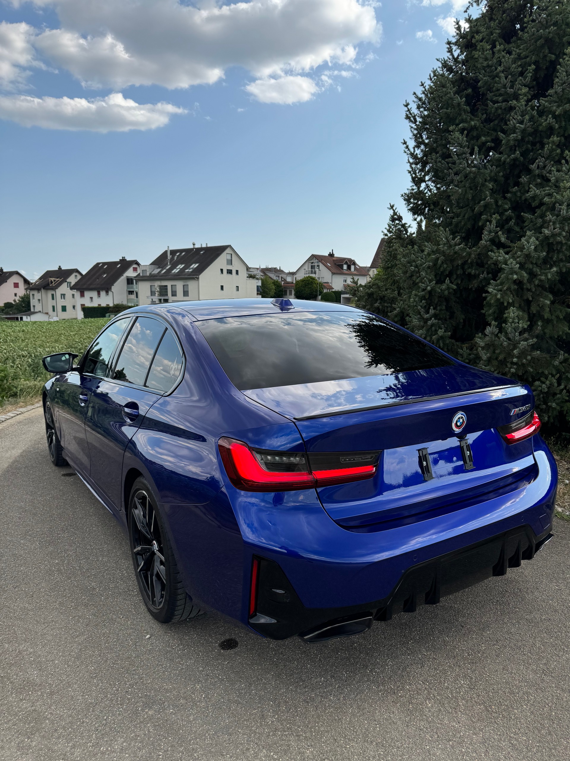 BMW M340i xDrive - San Marino Blau-image-5