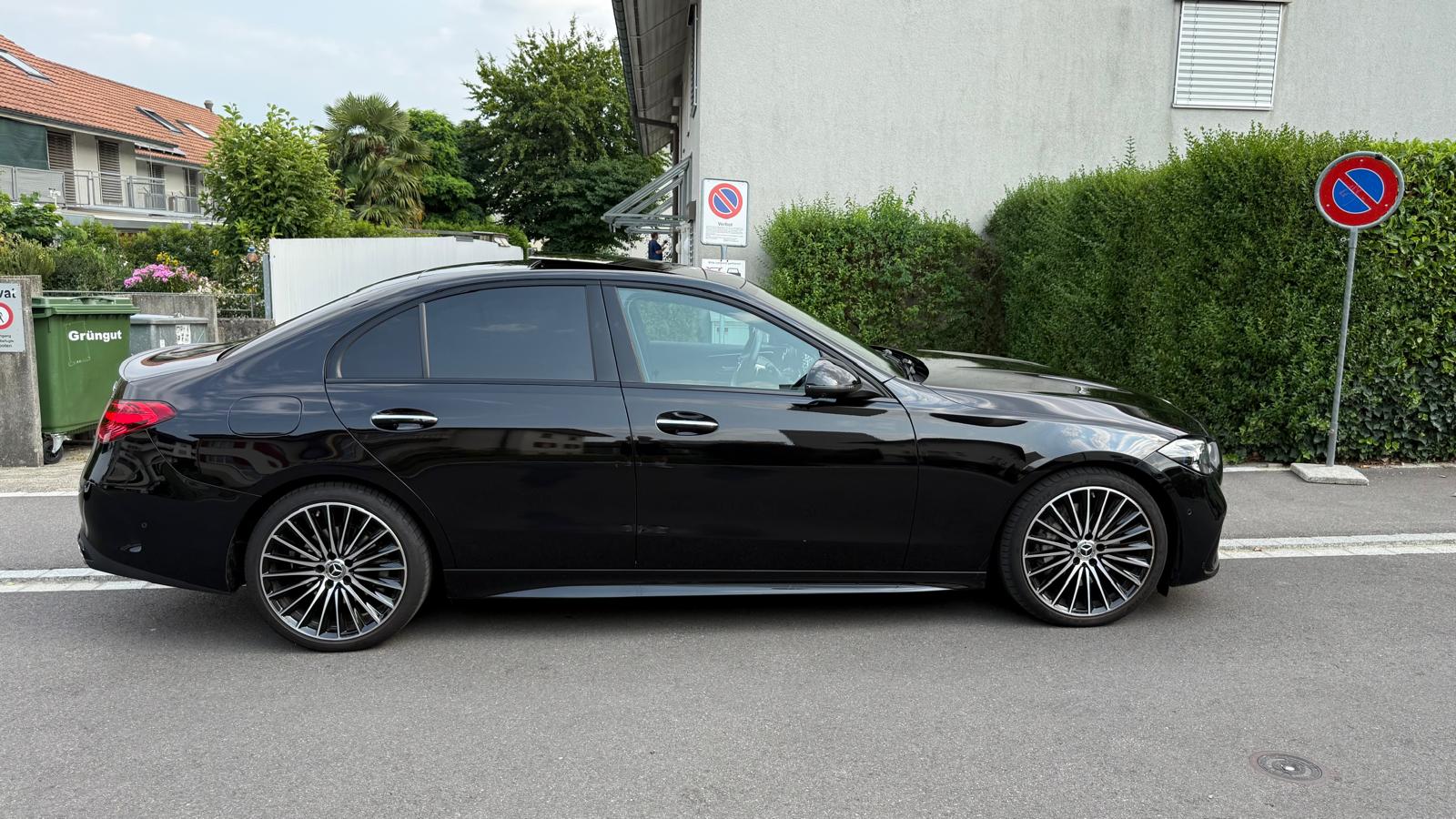 MERCEDES-BENZ C 300 AMG Line 4matic-image-1
