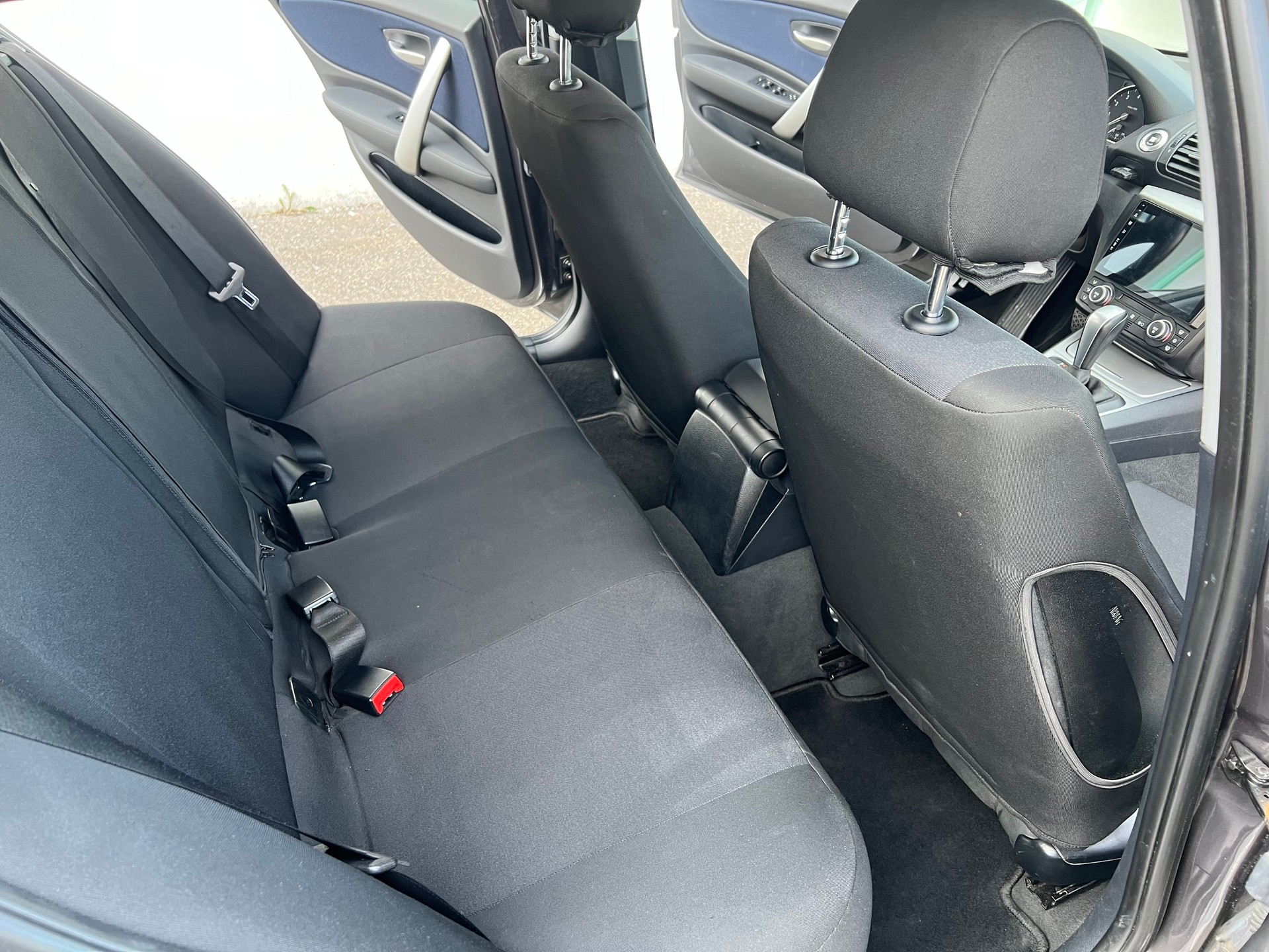 BMW 130i Steptronic-image-5