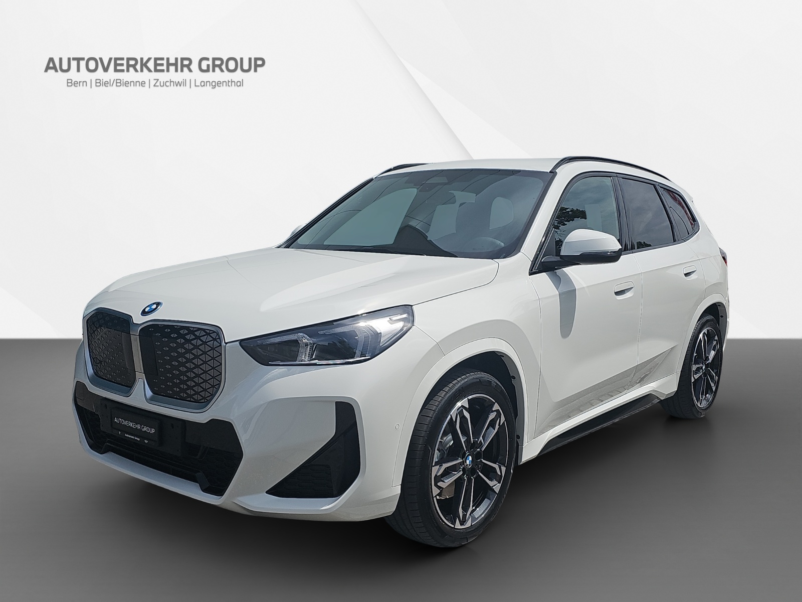 BMW iX1 xDrive 30 M Sport-image-0