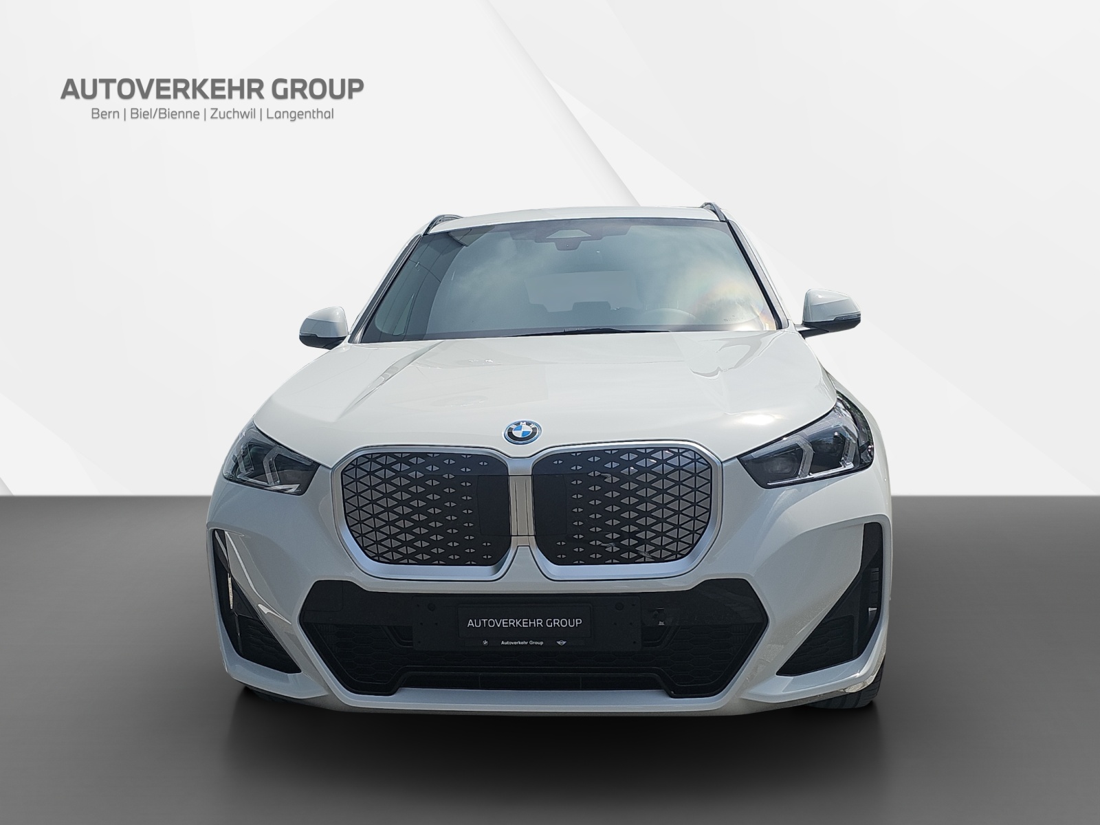 BMW iX1 xDrive 30 M Sport-image-1