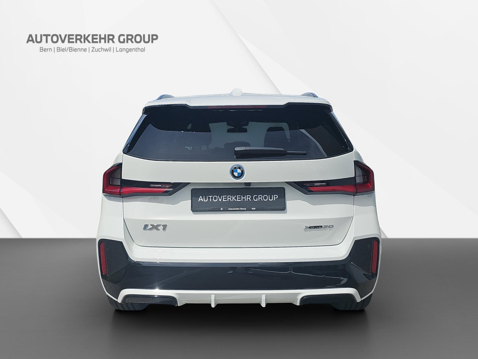 BMW iX1 xDrive 30 M Sport-image-4