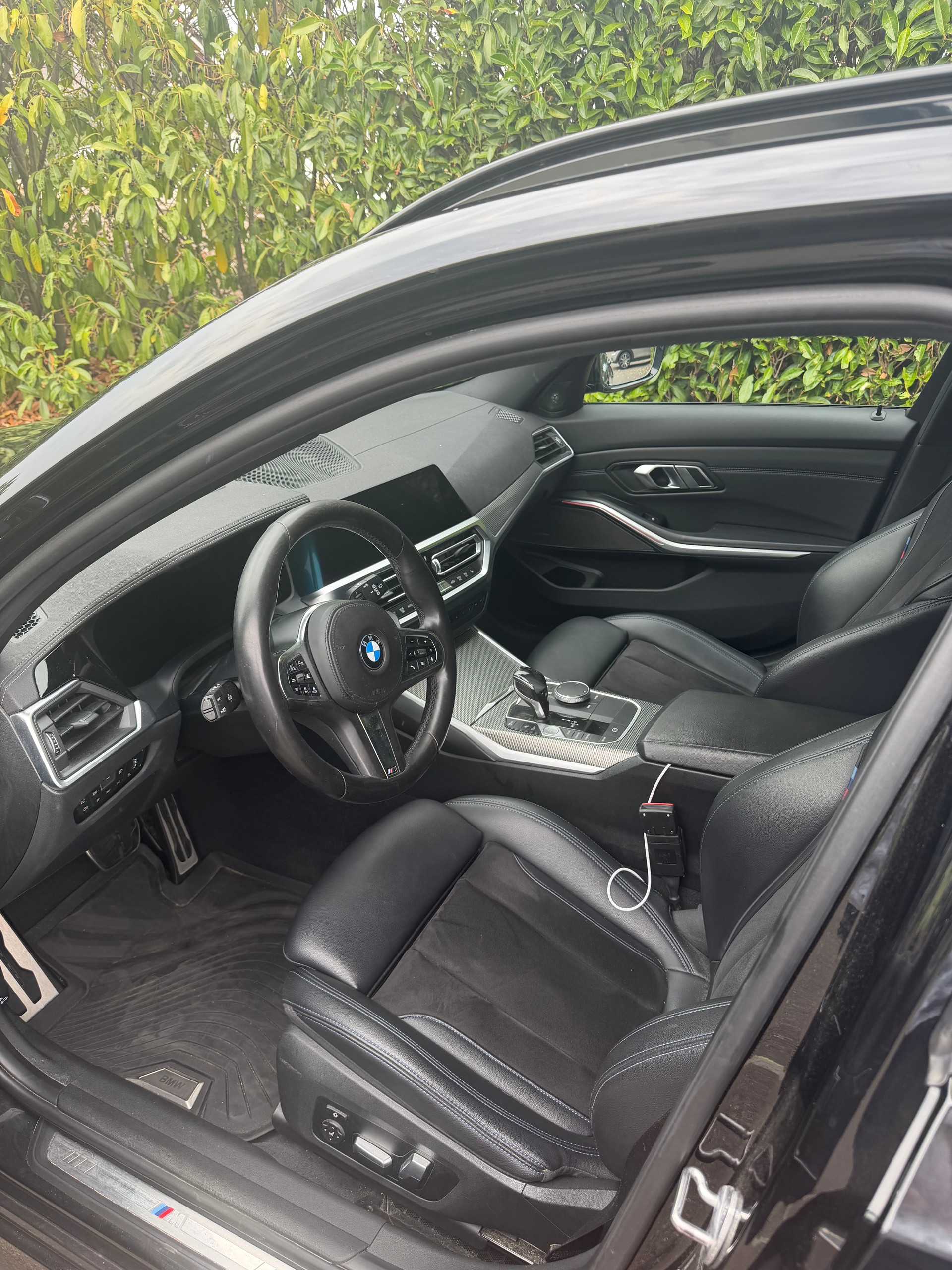 BMW 320d xDrive-image-2