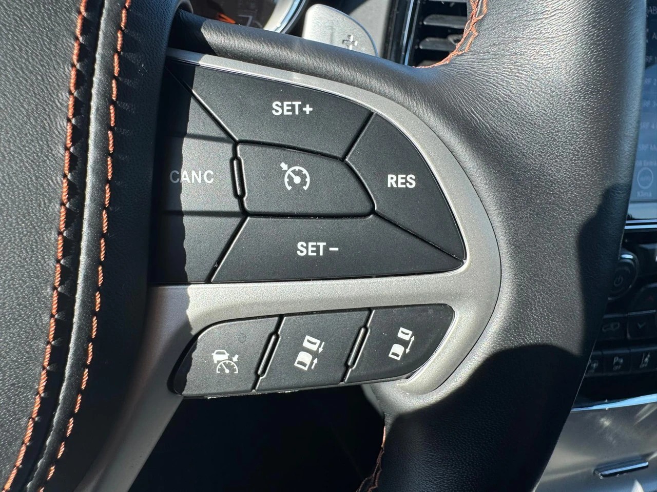 JEEP Grand Cherokee 3.0 CRD Summit Automatic-image-20