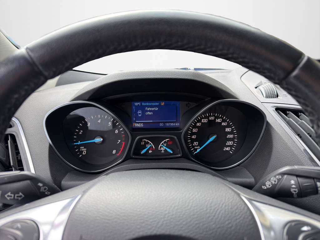 FORD Kuga 1.6 EcoB Titanium-image-10
