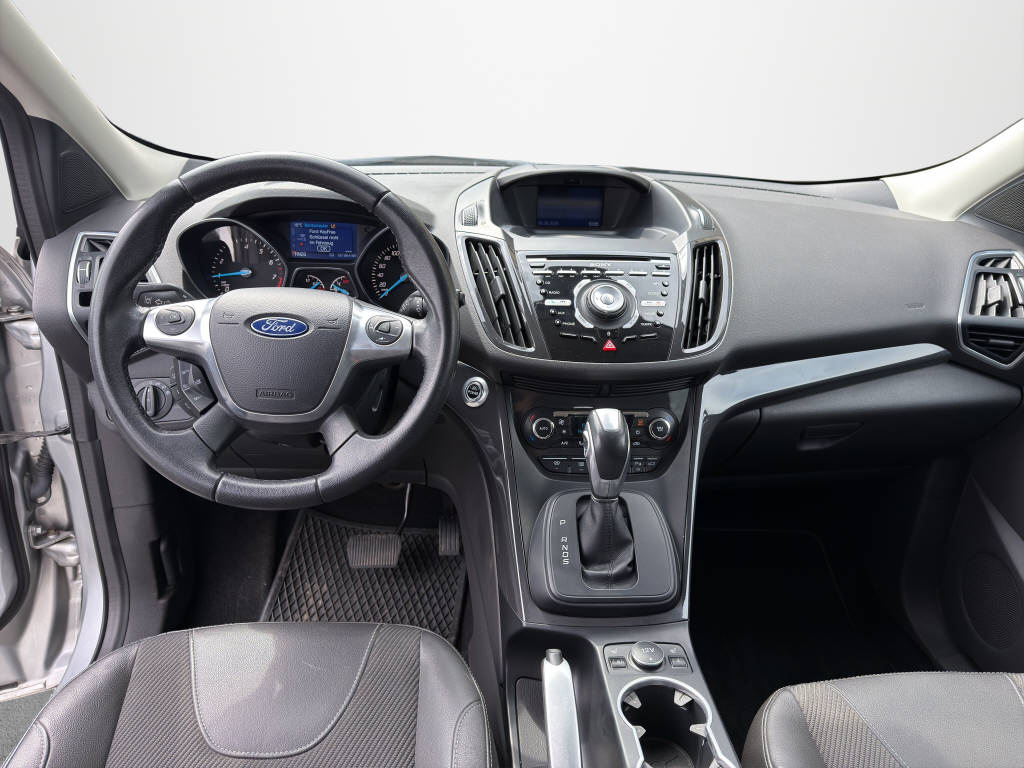 FORD Kuga 1.6 EcoB Titanium-image-12