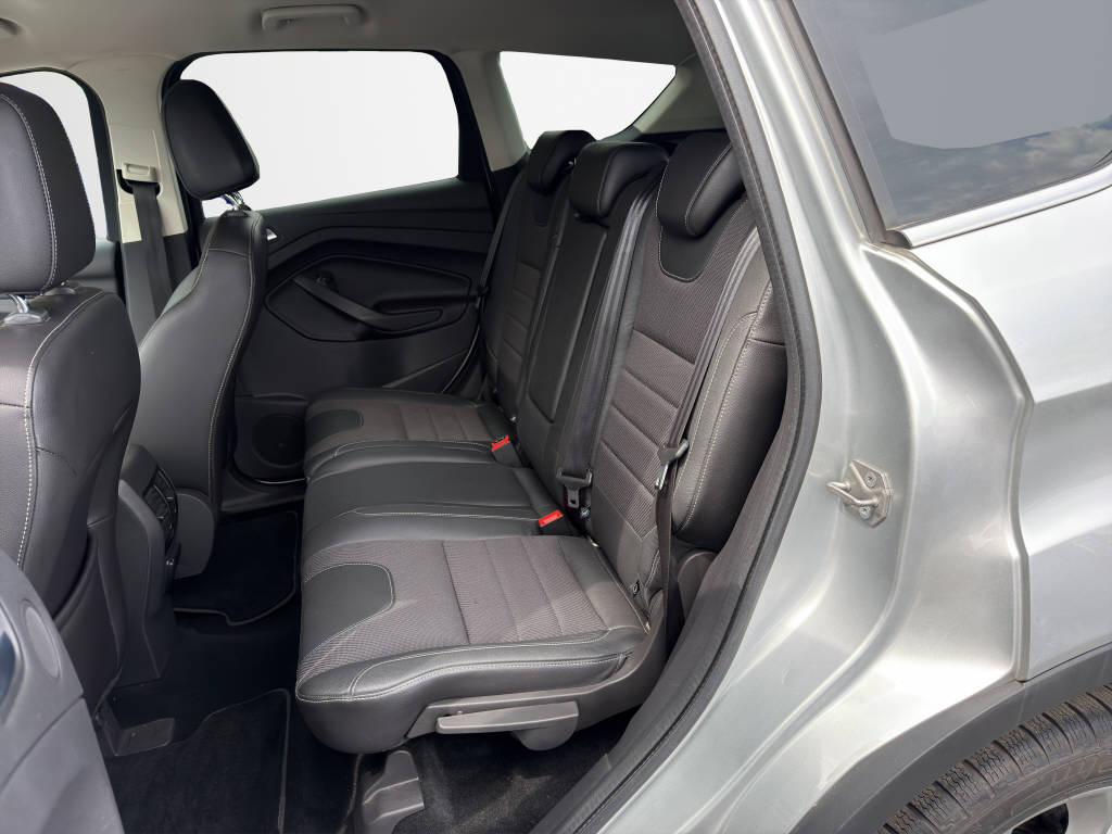 FORD Kuga 1.6 EcoB Titanium-image-13